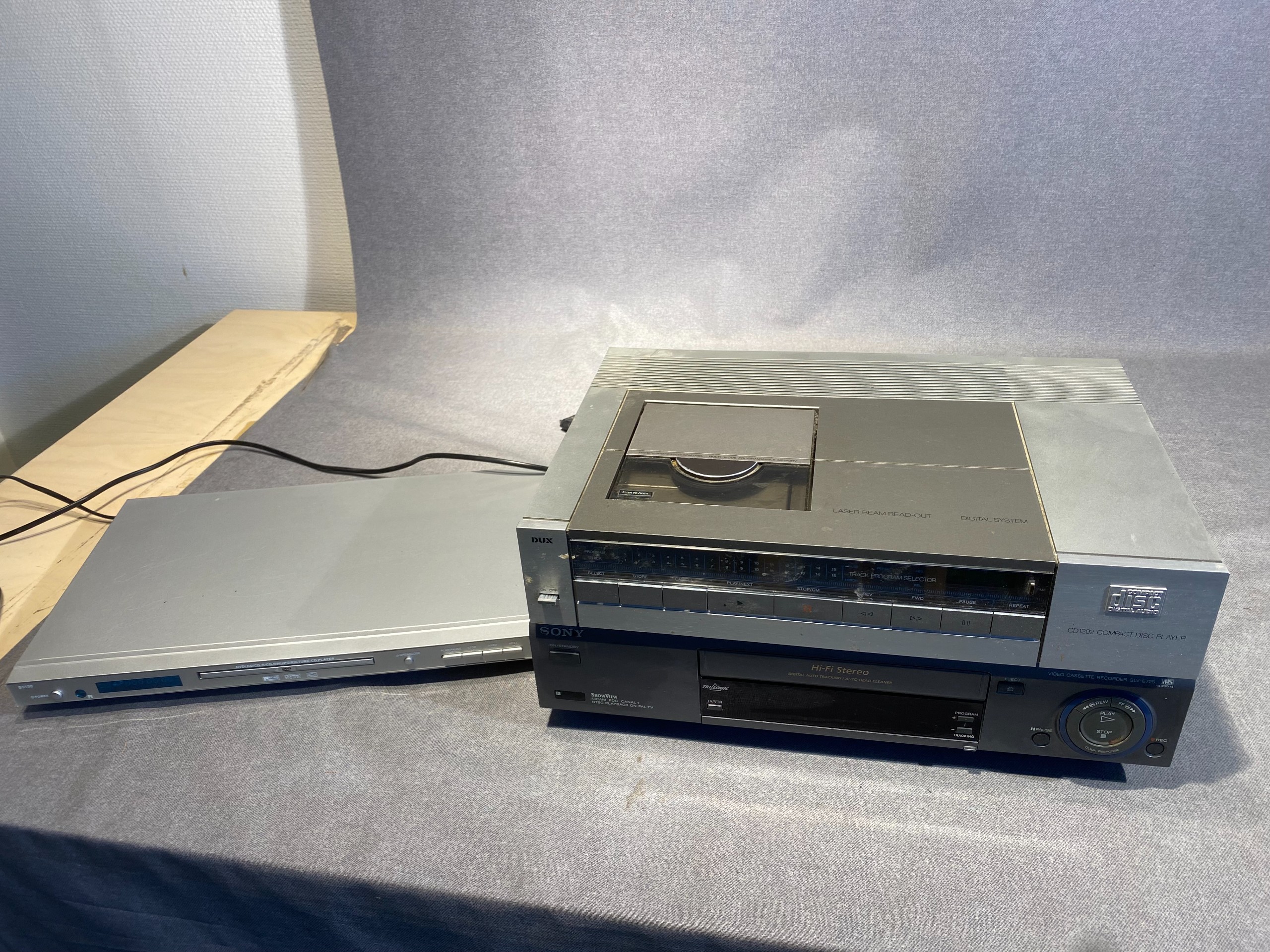 CD, VHS, DVD -soittimet - Huutokauppa Ekman