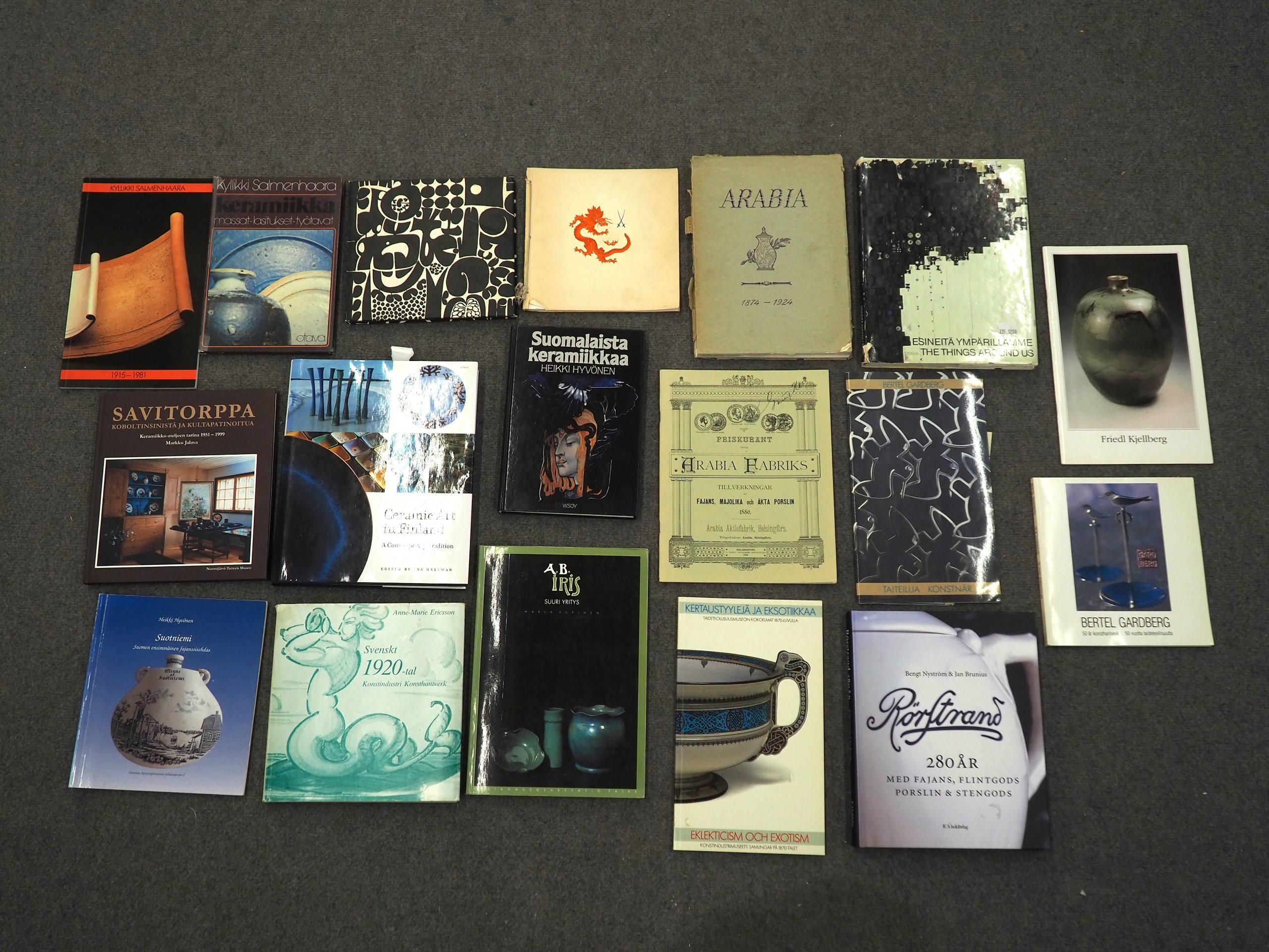 Arabia ym. keramikkakirjat - Huutokauppa Ekman