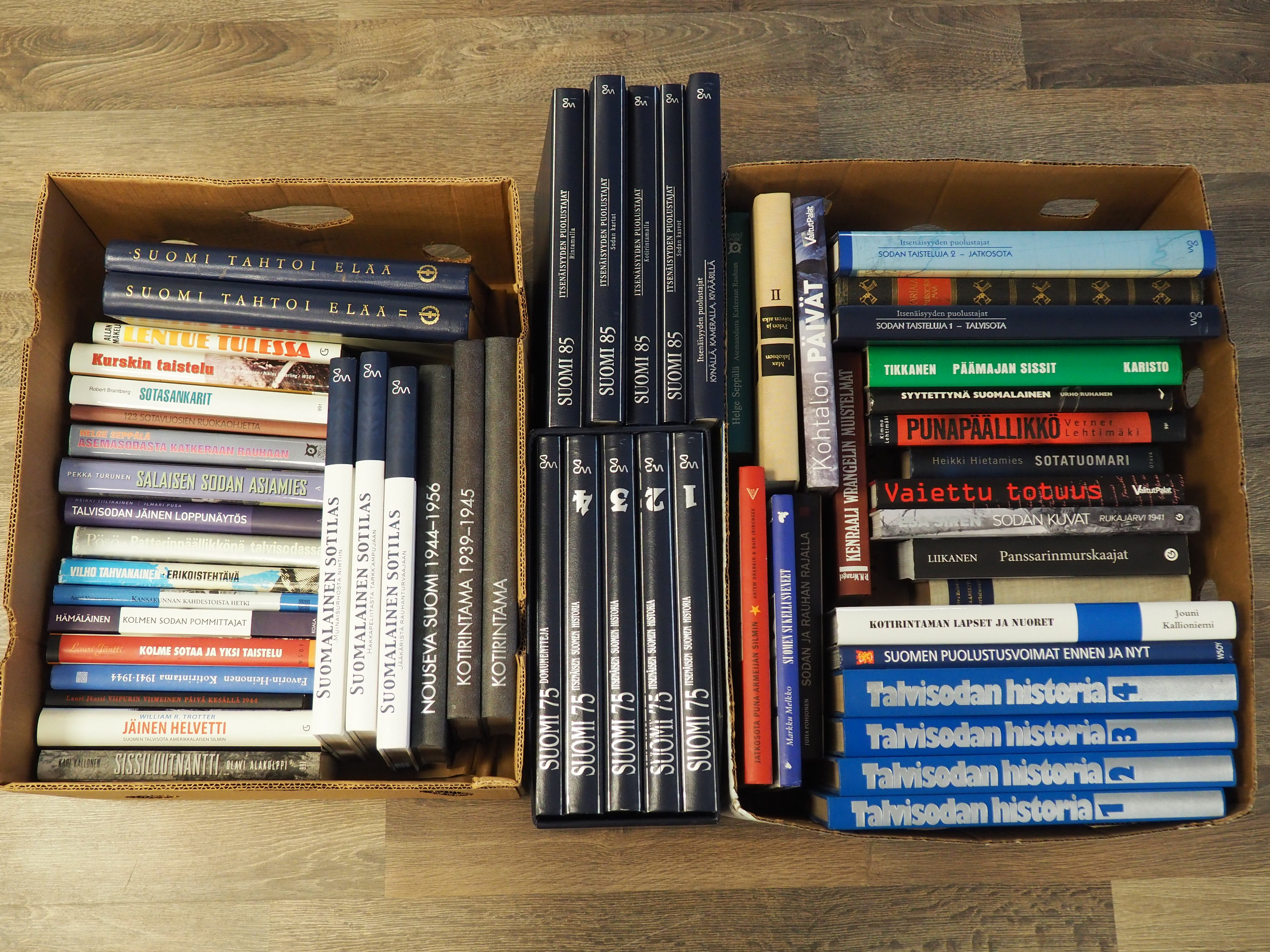 Sotakirjat ym.