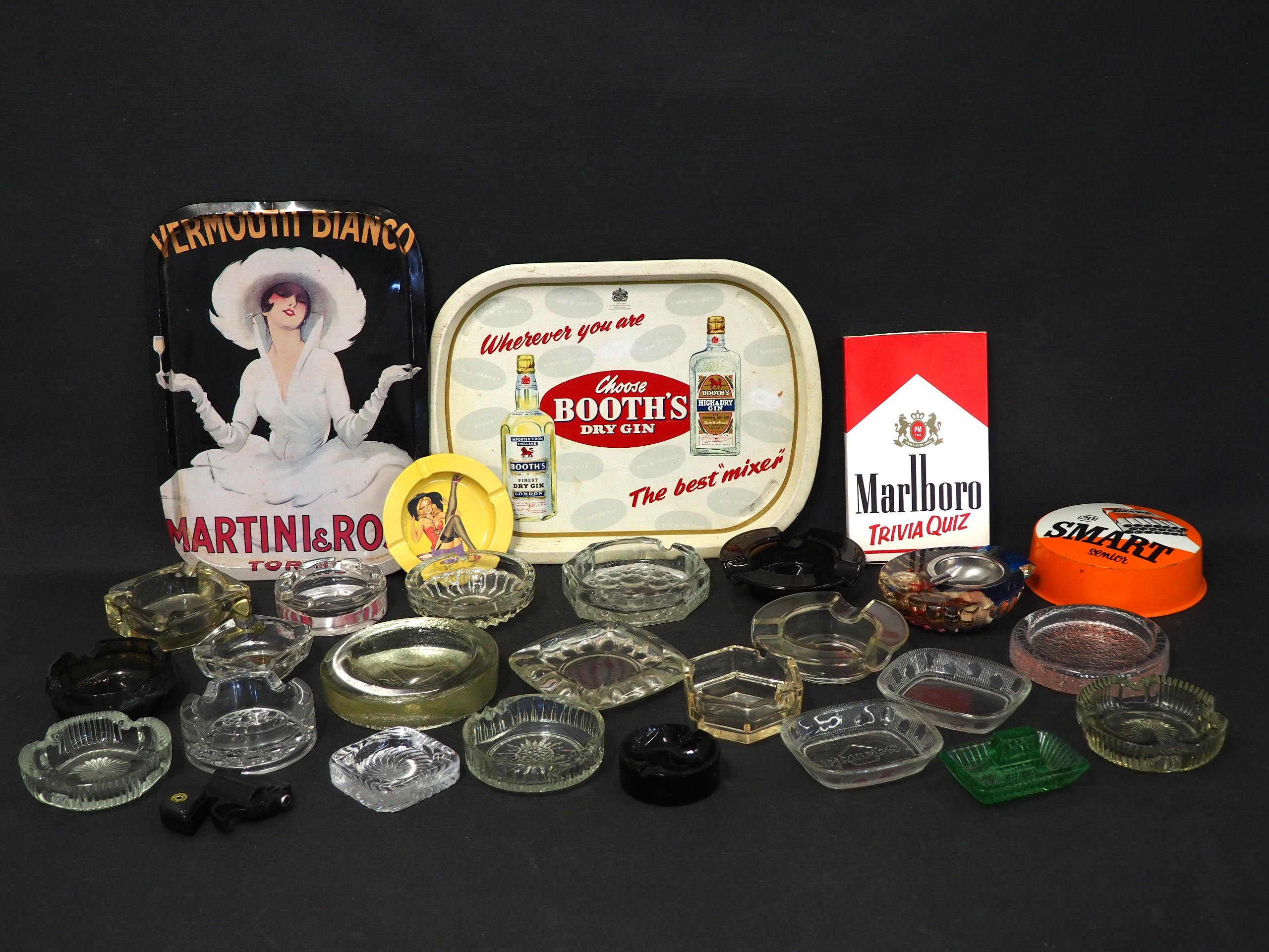 Tuhkakupit ym. - Huutokauppa Ekman