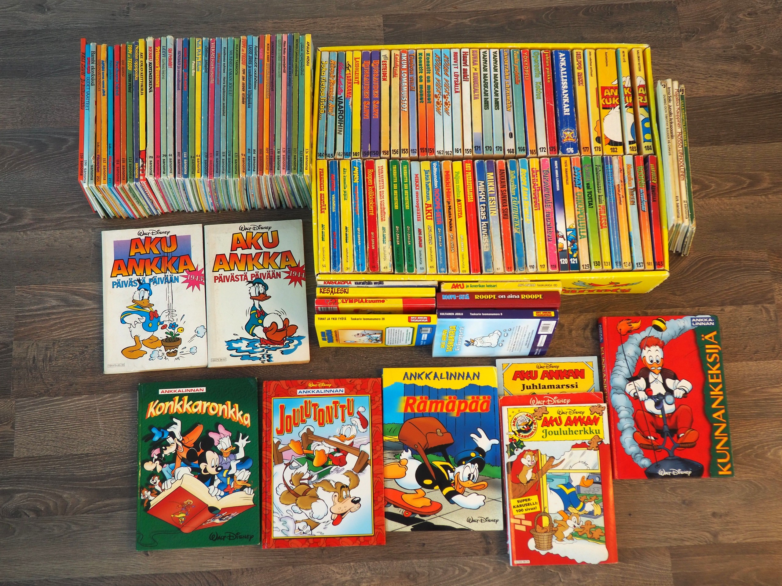 Aku Ankan taskukirjat ym.