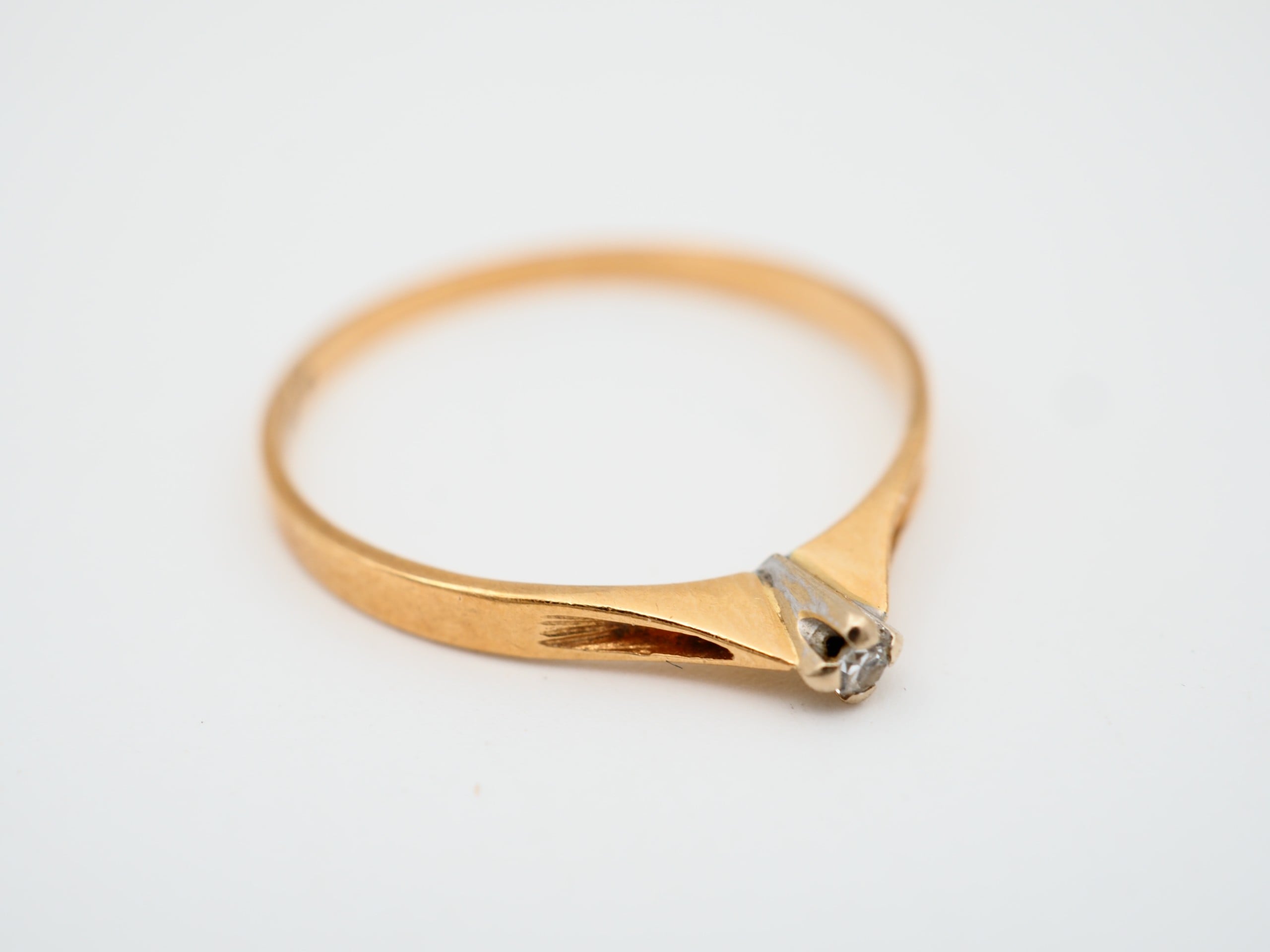 Kultasormus 18k - Huutokauppa Ekman