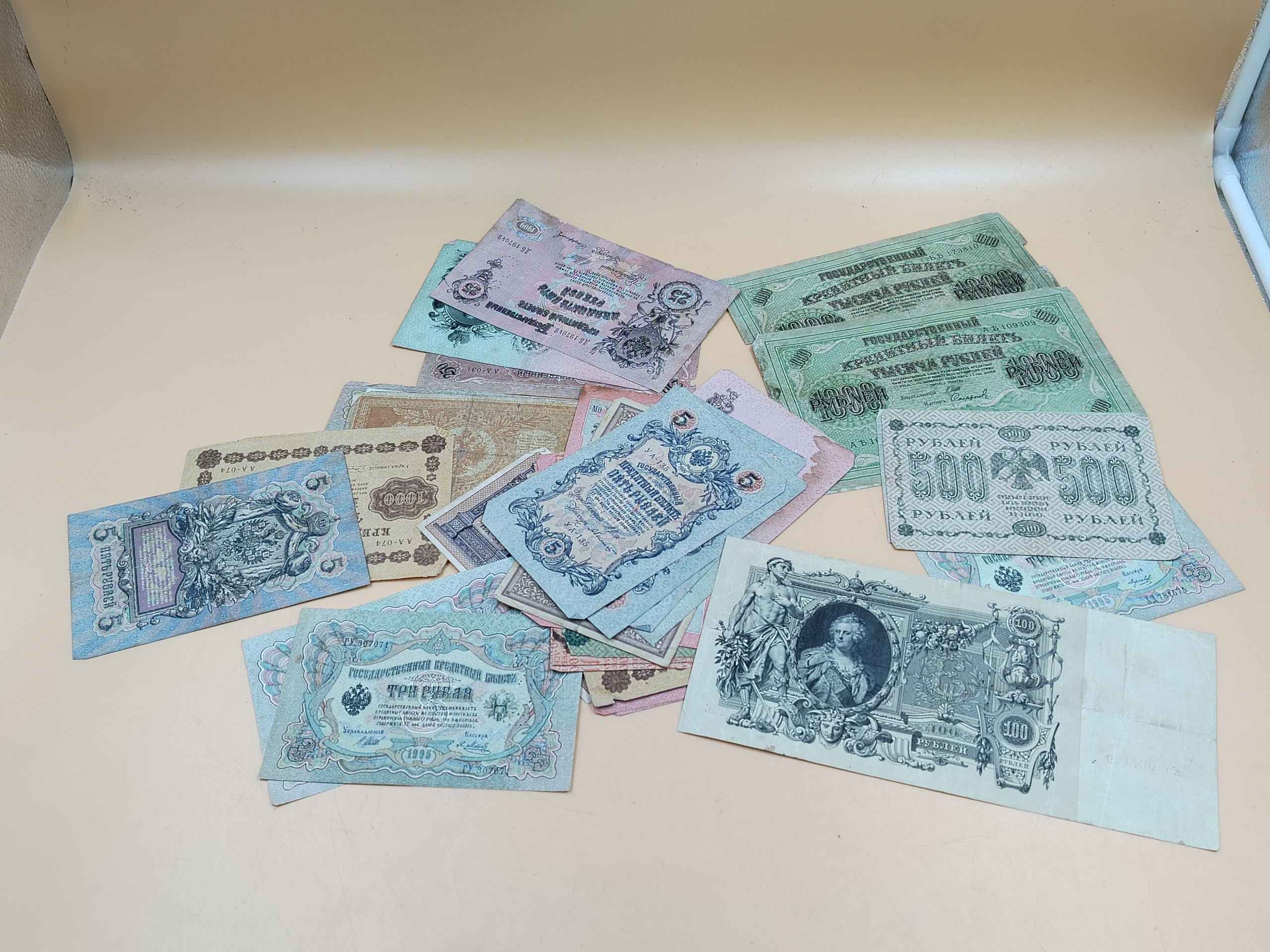 Setelit - Huutokauppa Ekman