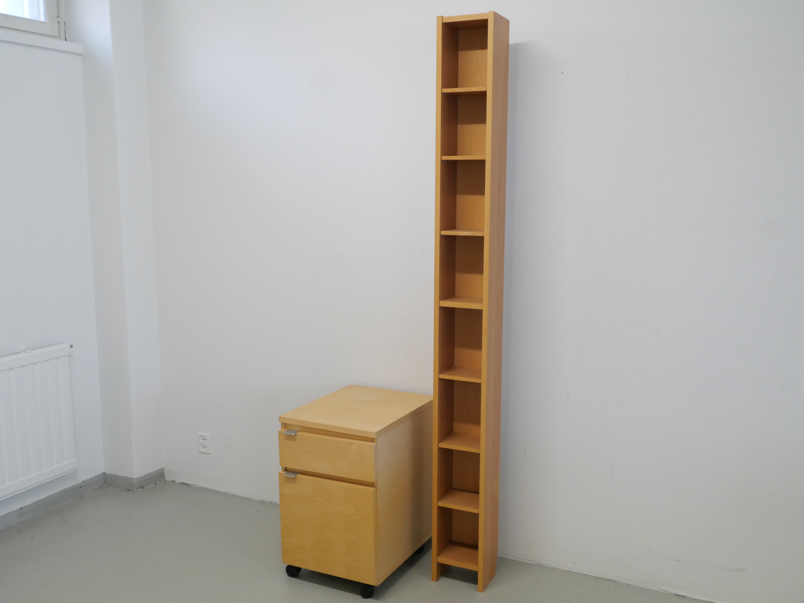 Hyllykkö ja laatikosto - Huutokauppa Ekman