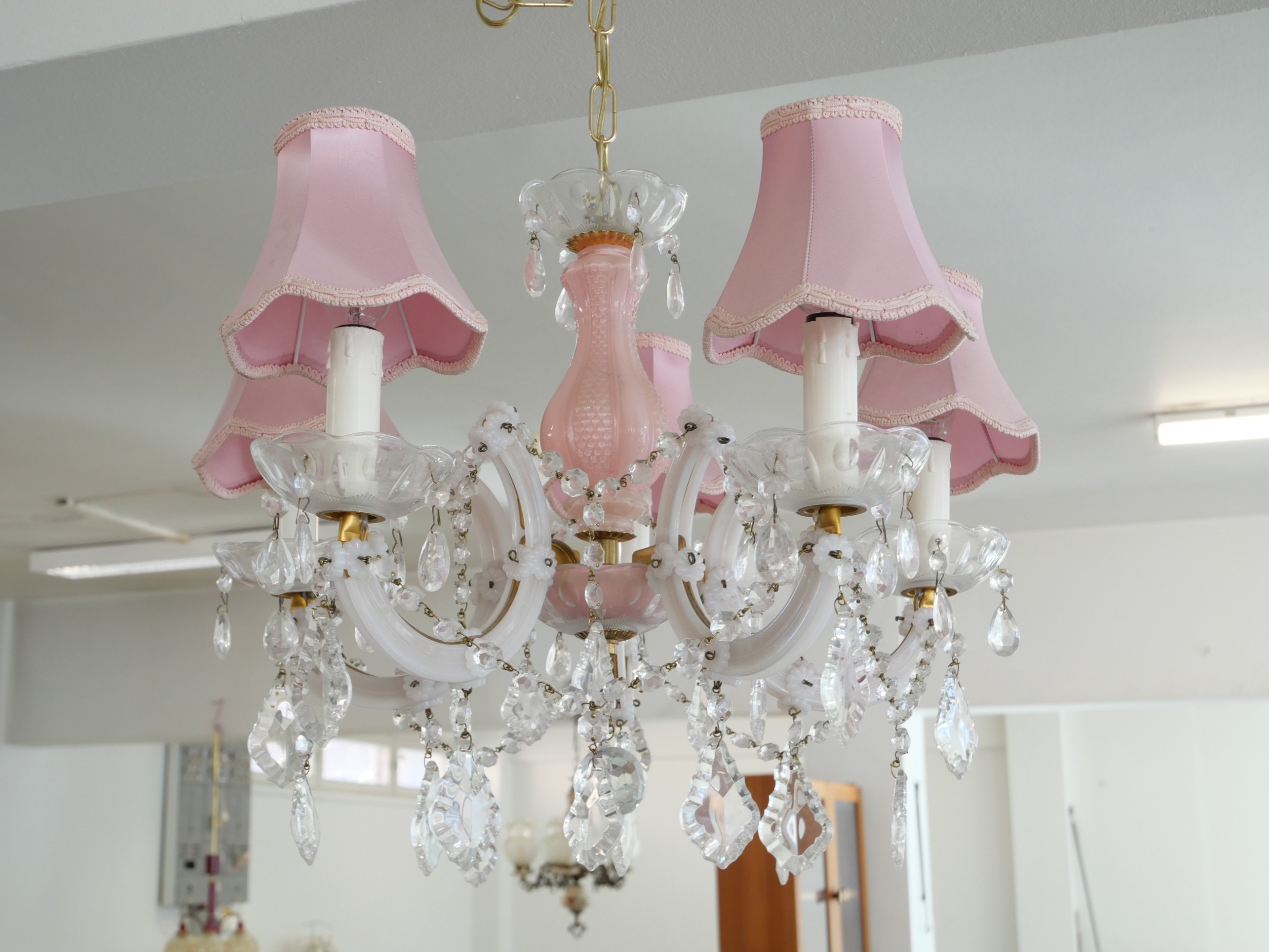 *Kattovalaisin - Huutokauppa Ekman