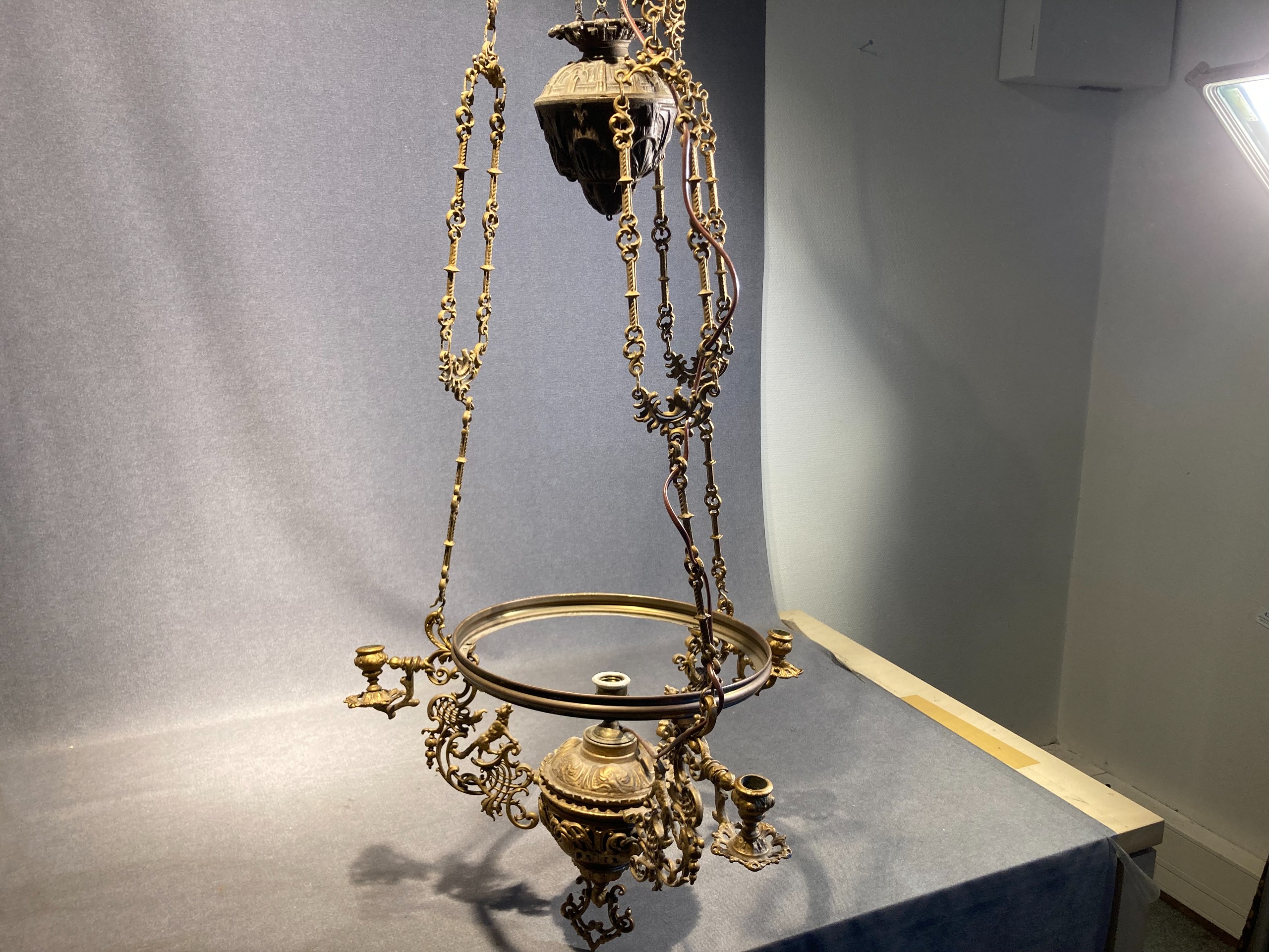 Kattokruunu - Huutokauppa Ekman