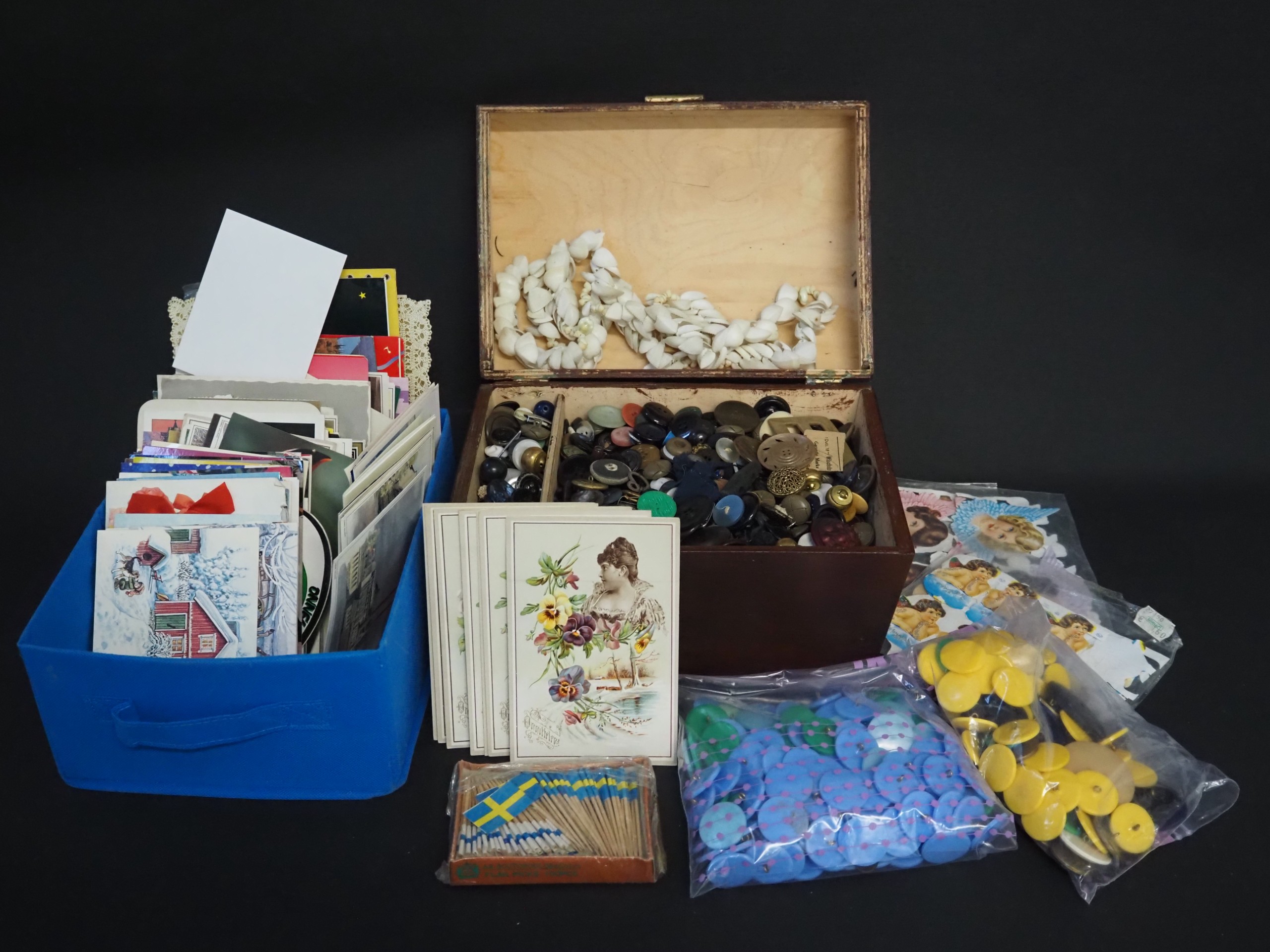 Kortit, napit ym. - Huutokauppa Ekman