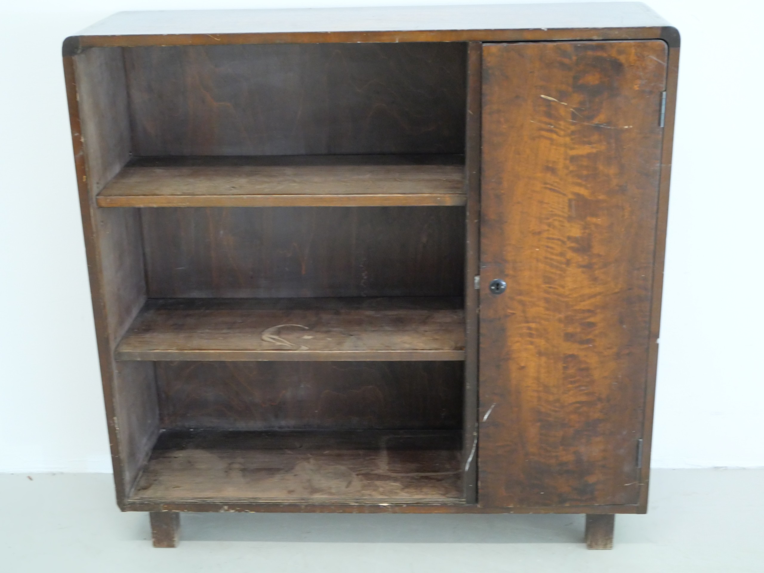 *Hyllykkö - Huutokauppa Ekman