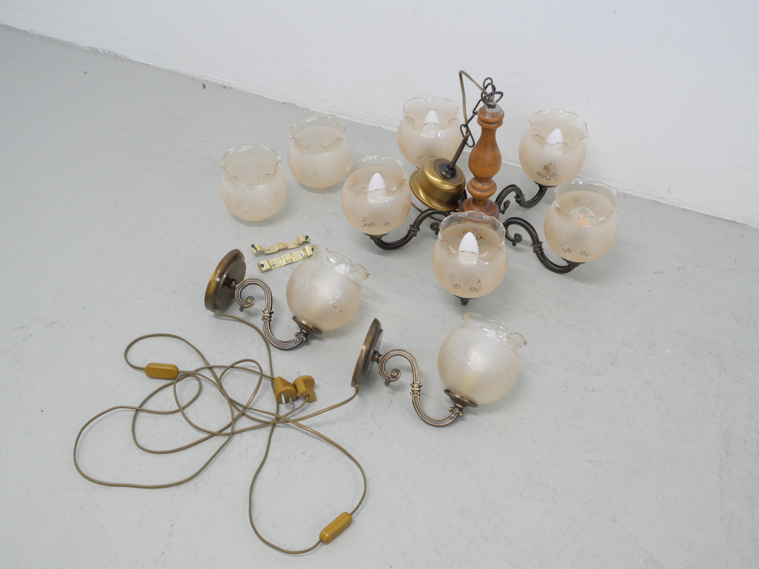 *Valaisimet - Huutokauppa Ekman