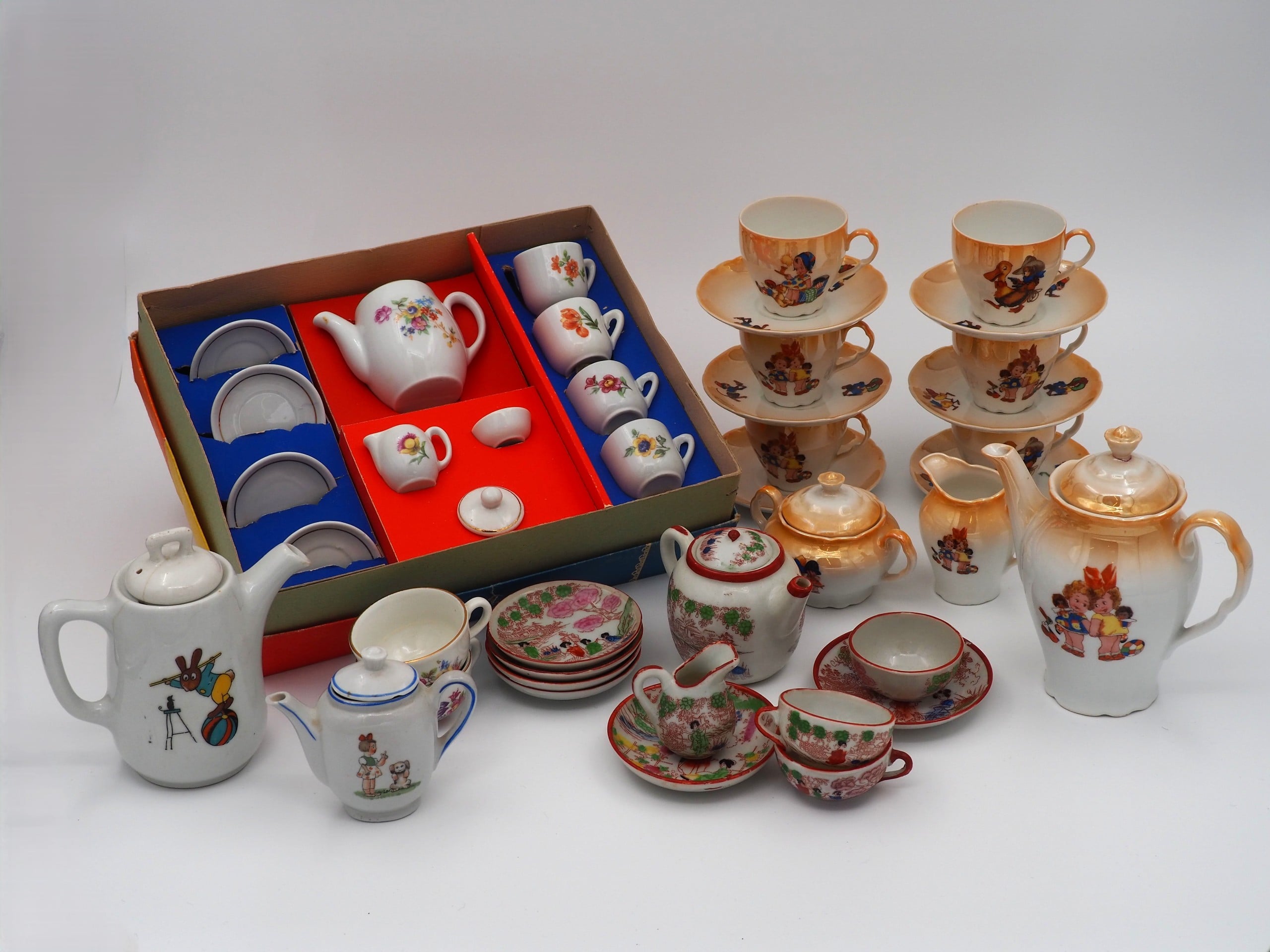 Lastenastiat - Huutokauppa Ekman