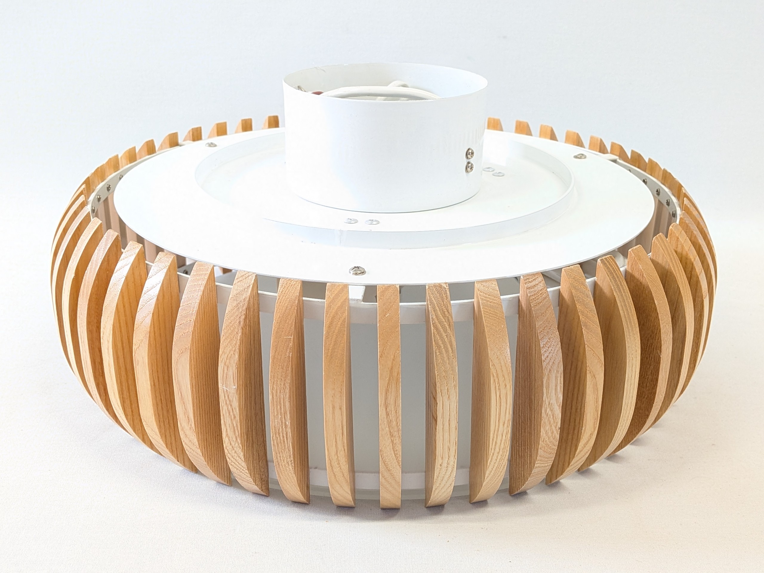 Kattovalaisin - Huutokauppa Ekman