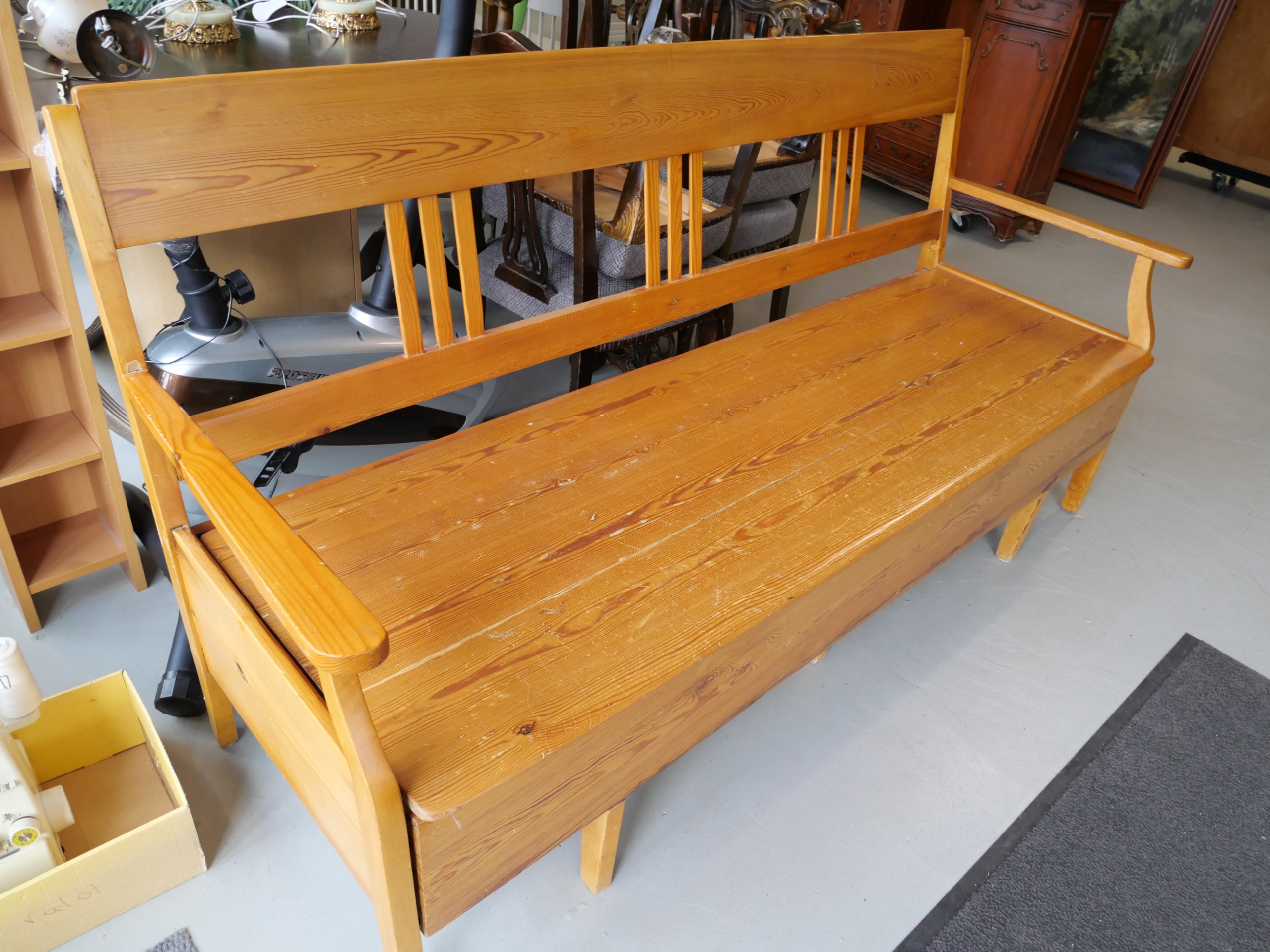 *Sohva - Huutokauppa Ekman