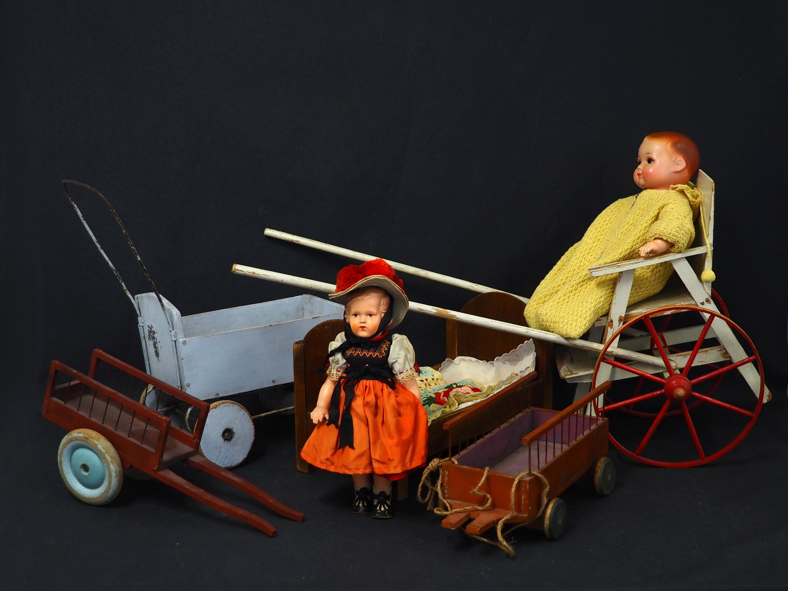 Nuket, vaatteet ym. - Huutokauppa Ekman