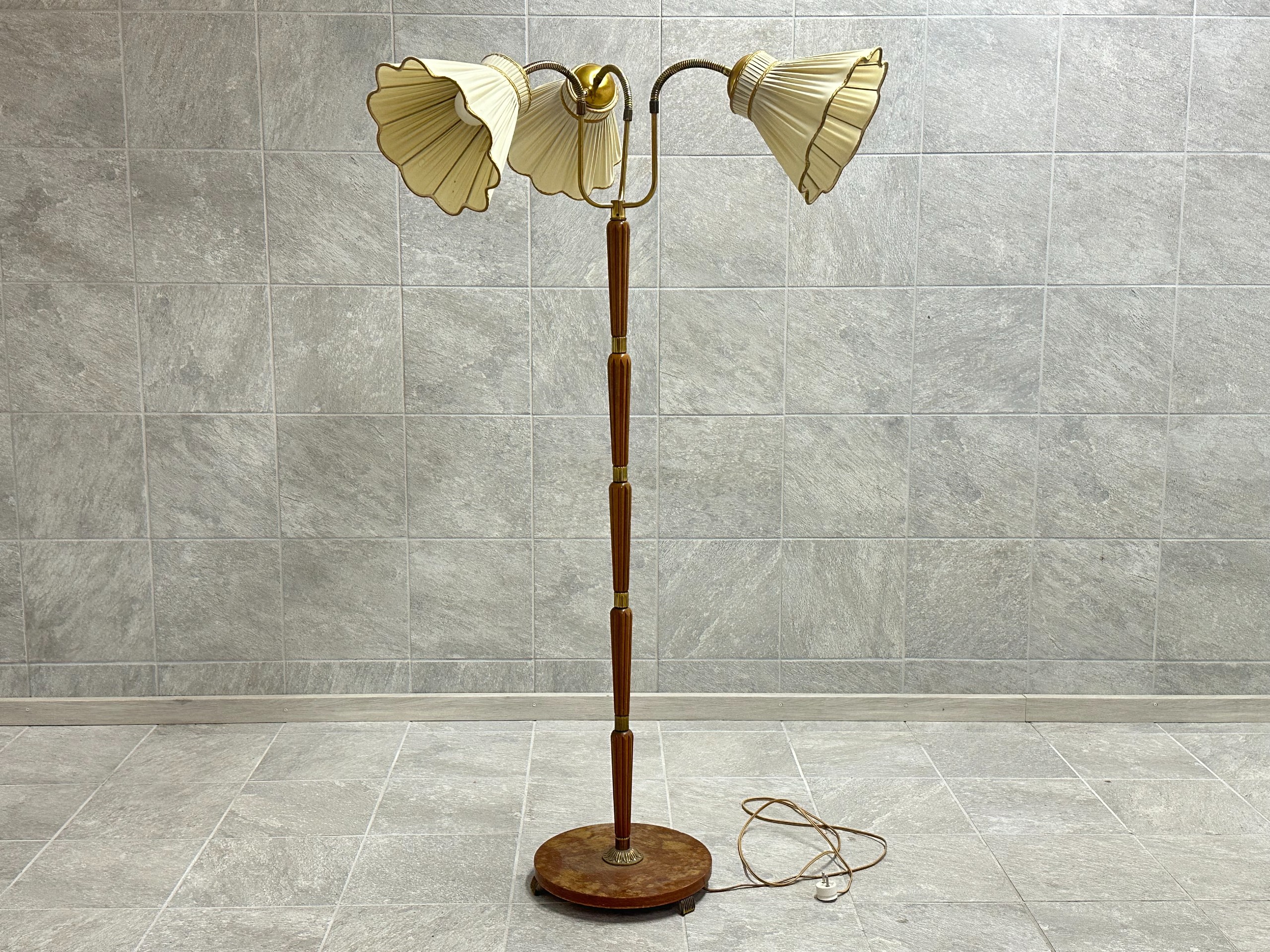 Lattiavalaisin - Huutokauppa Ekman