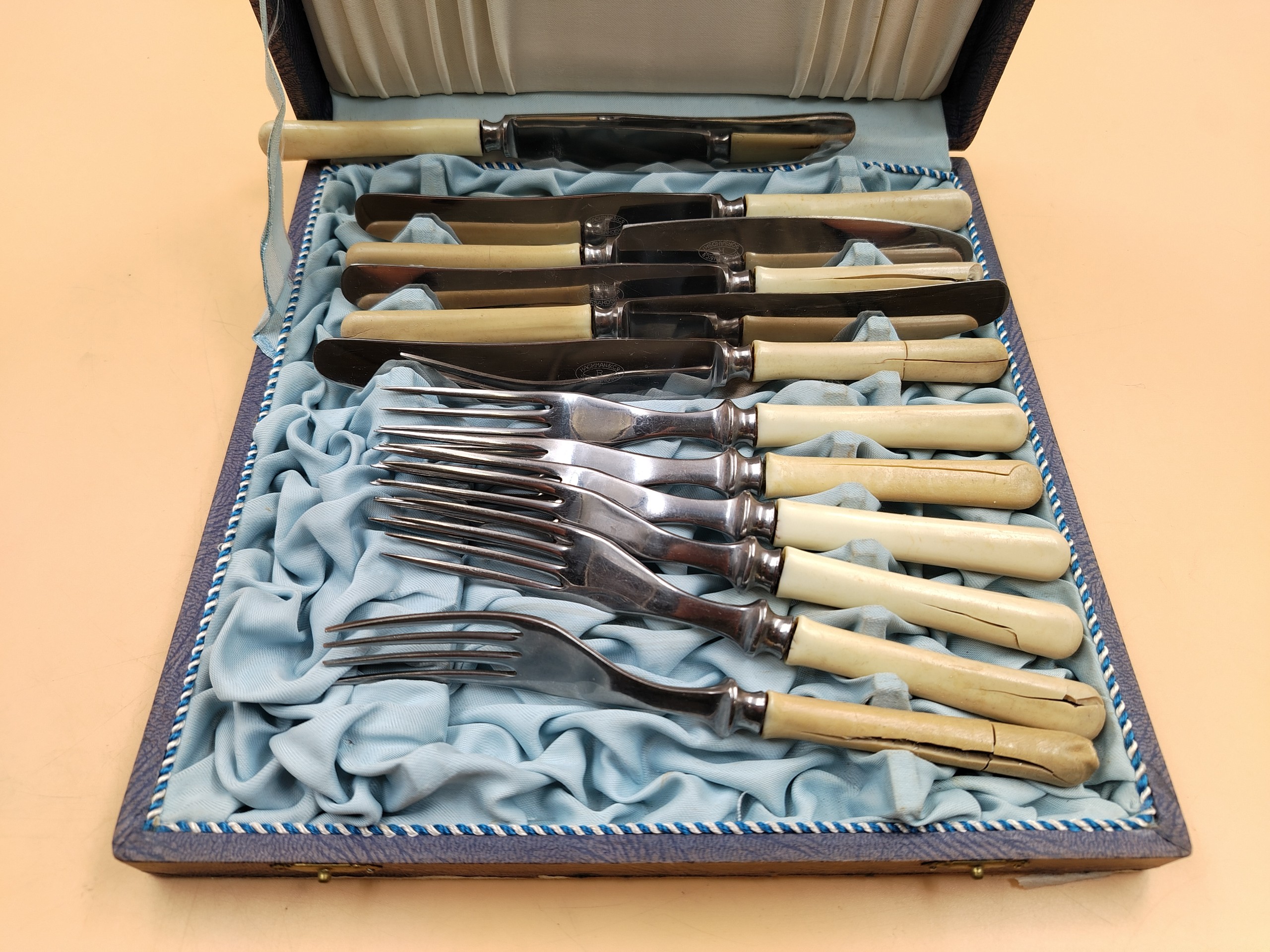 Luupääaterimet - Huutokauppa Ekman