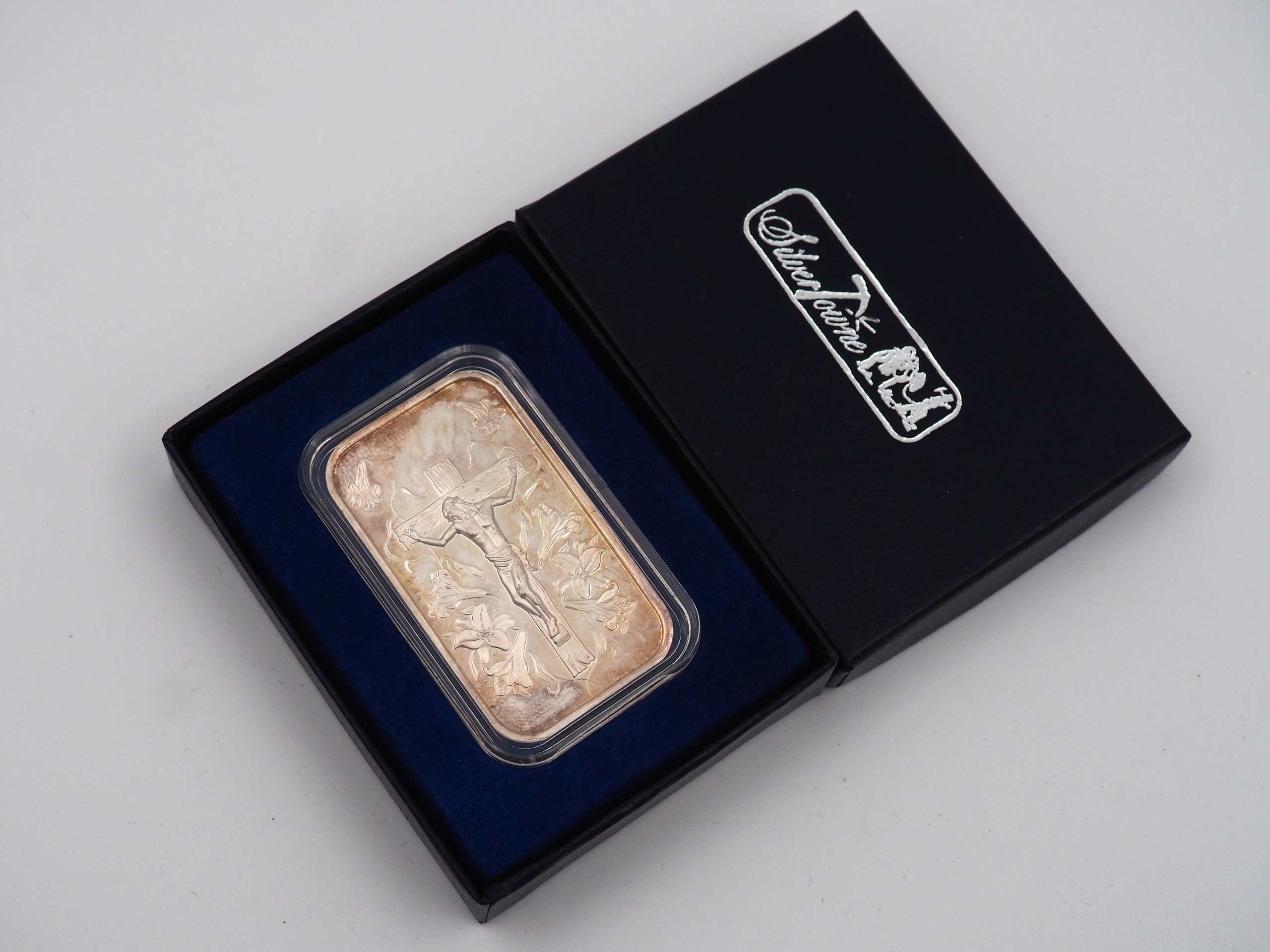 Hopealaatta - Huutokauppa Ekman