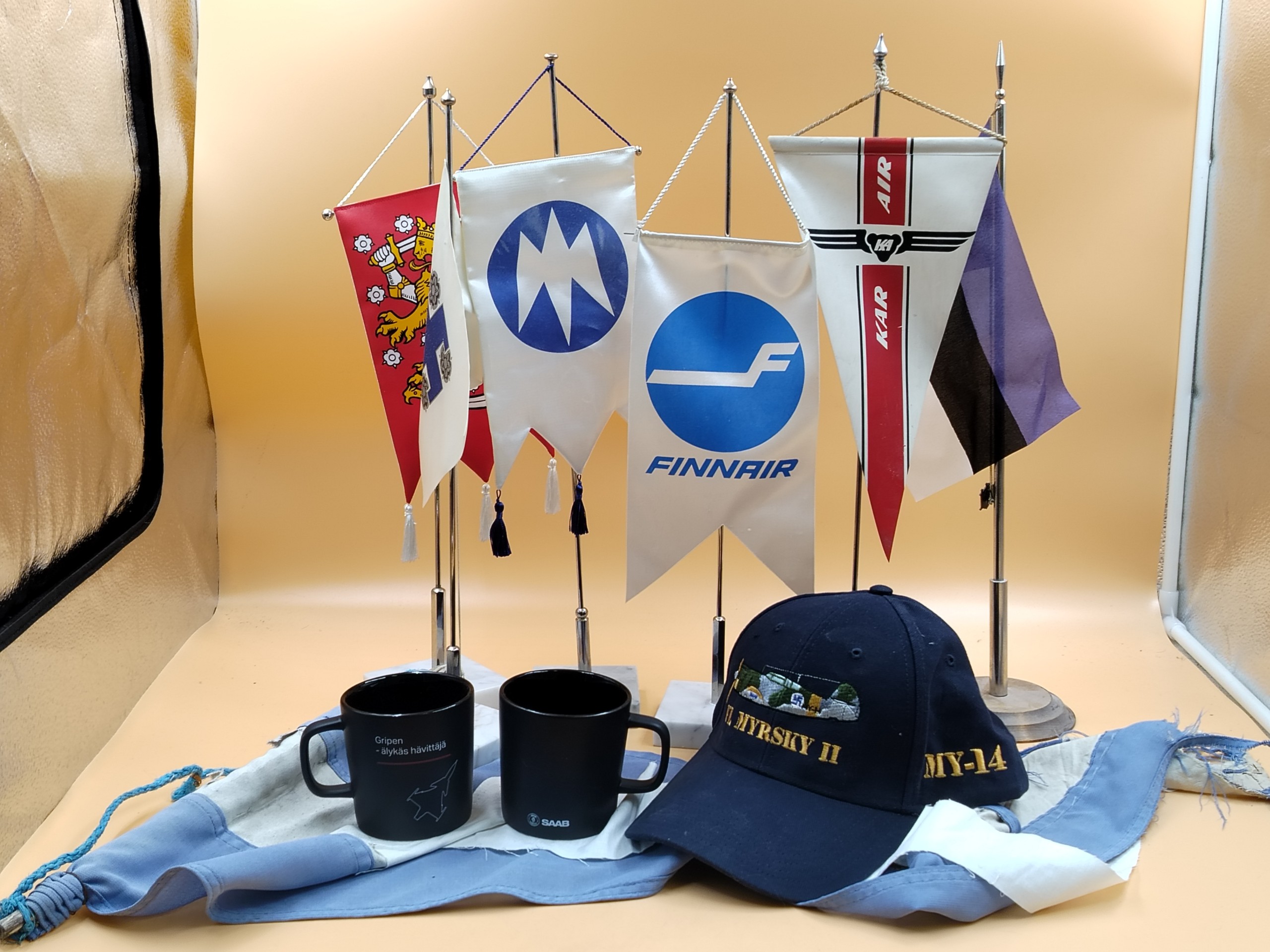 Standaarit ym. - Huutokauppa Ekman