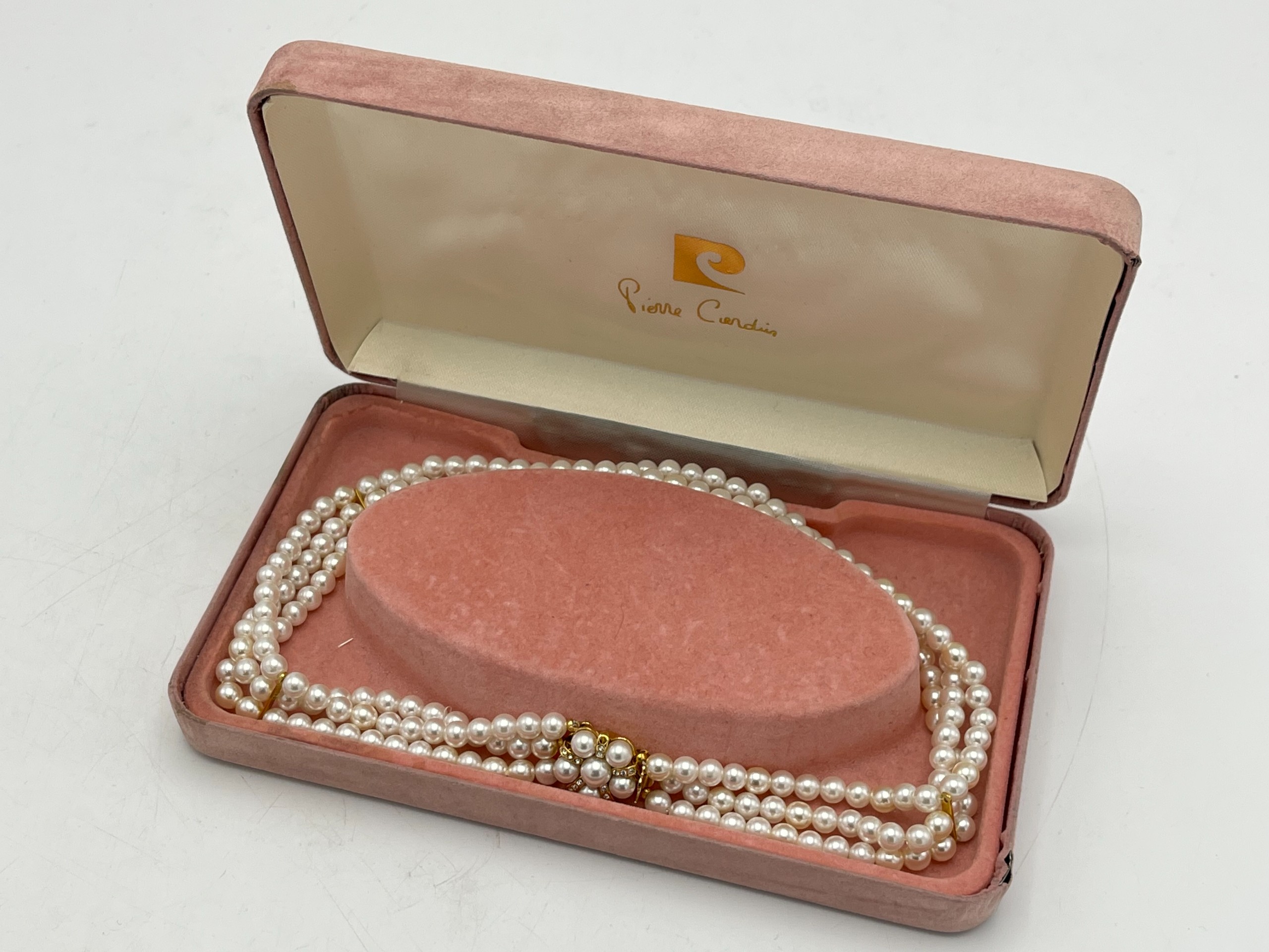 Pierre Cardin - Huutokauppa Ekman