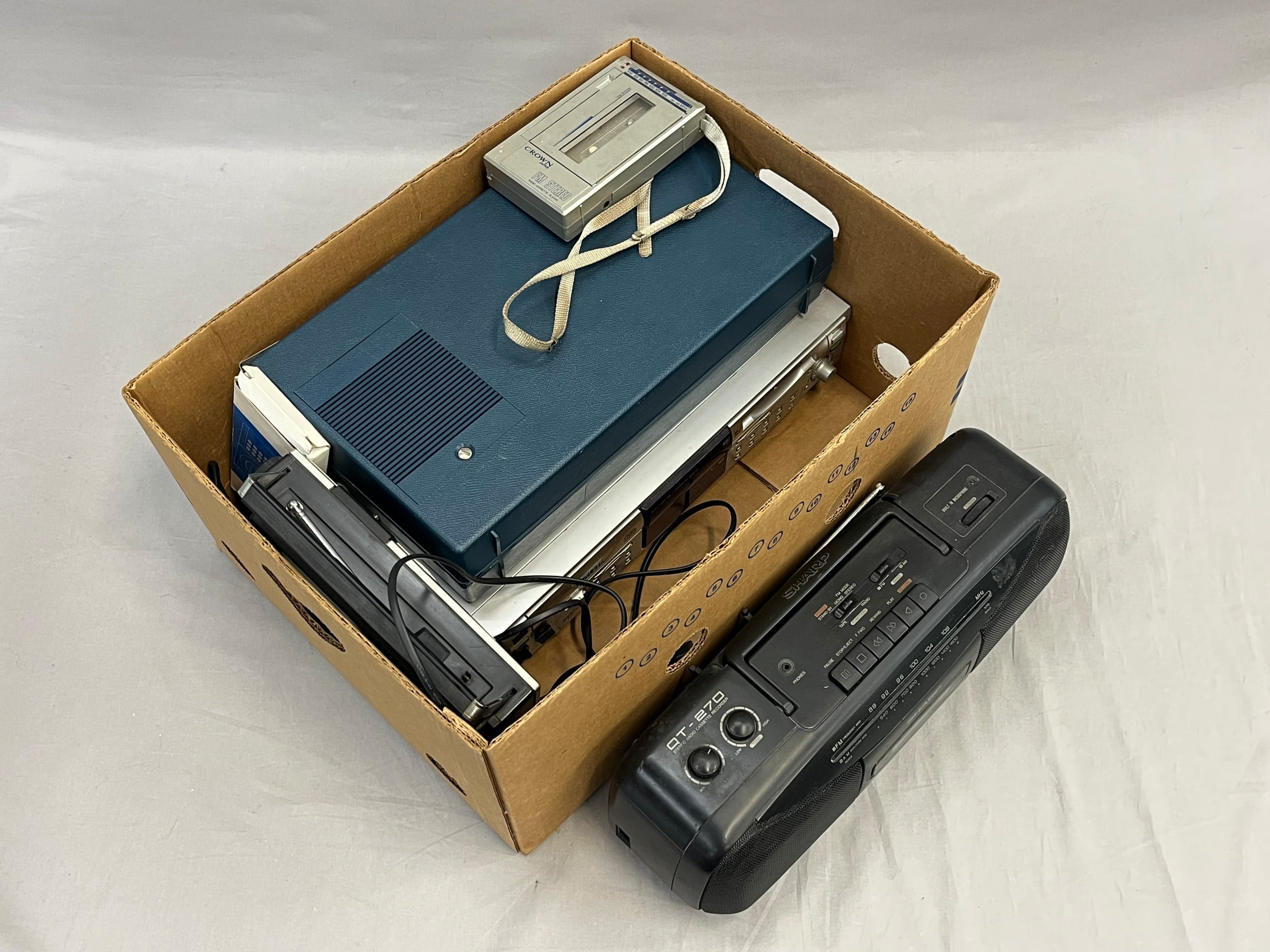 Radio ym elektroniikka - Huutokauppa Ekman