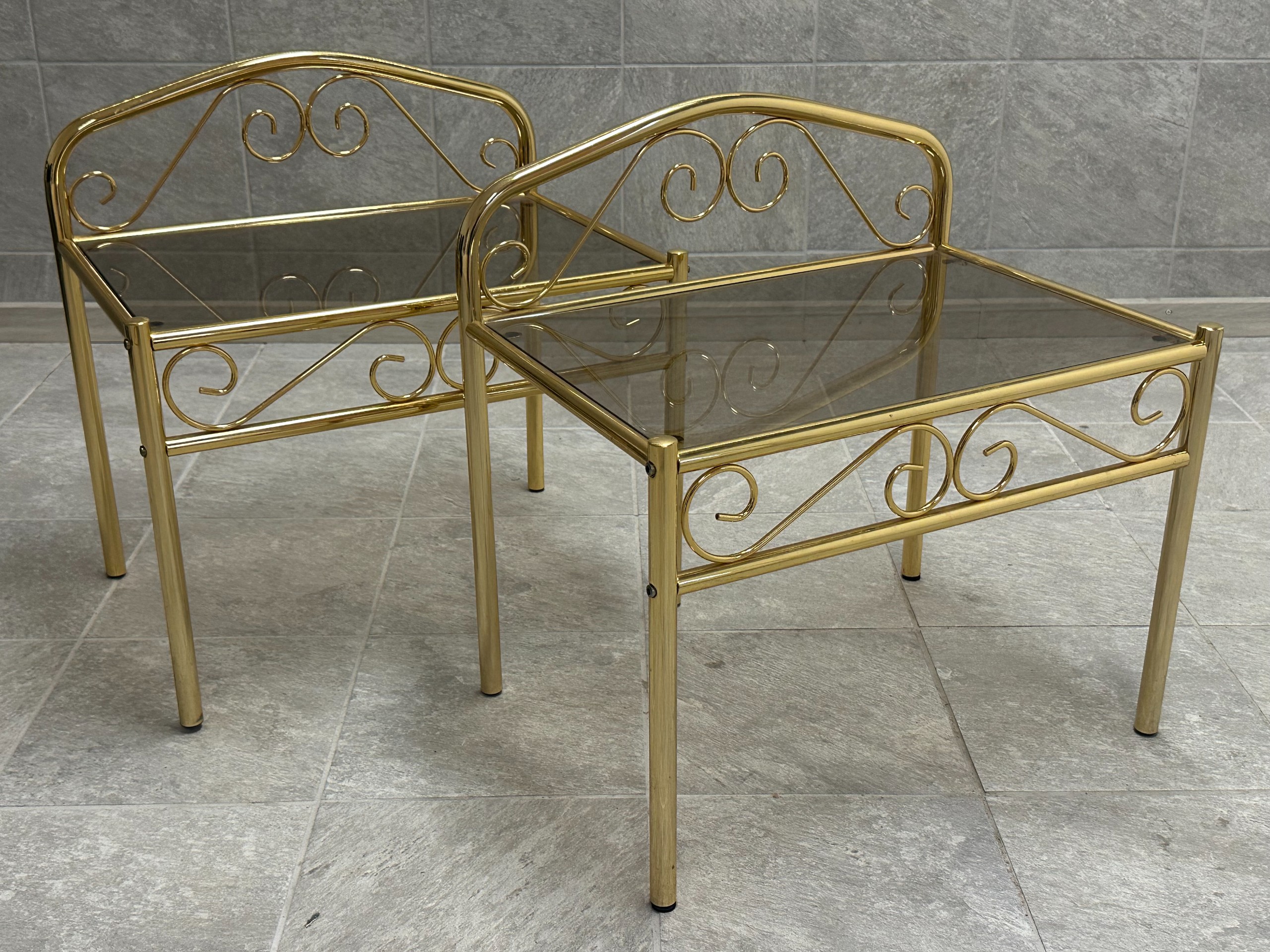 Yöpöydät - Huutokauppa Ekman