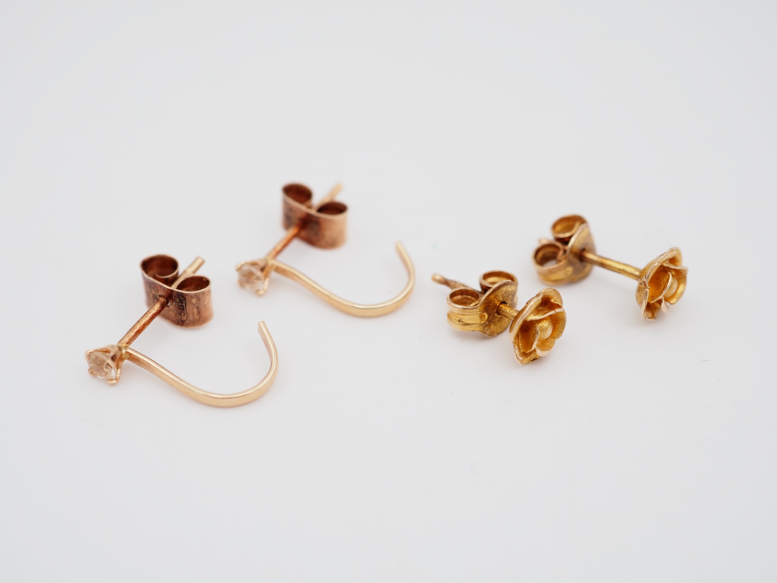 Kultaiset korvakorut 14k - Huutokauppa Ekman