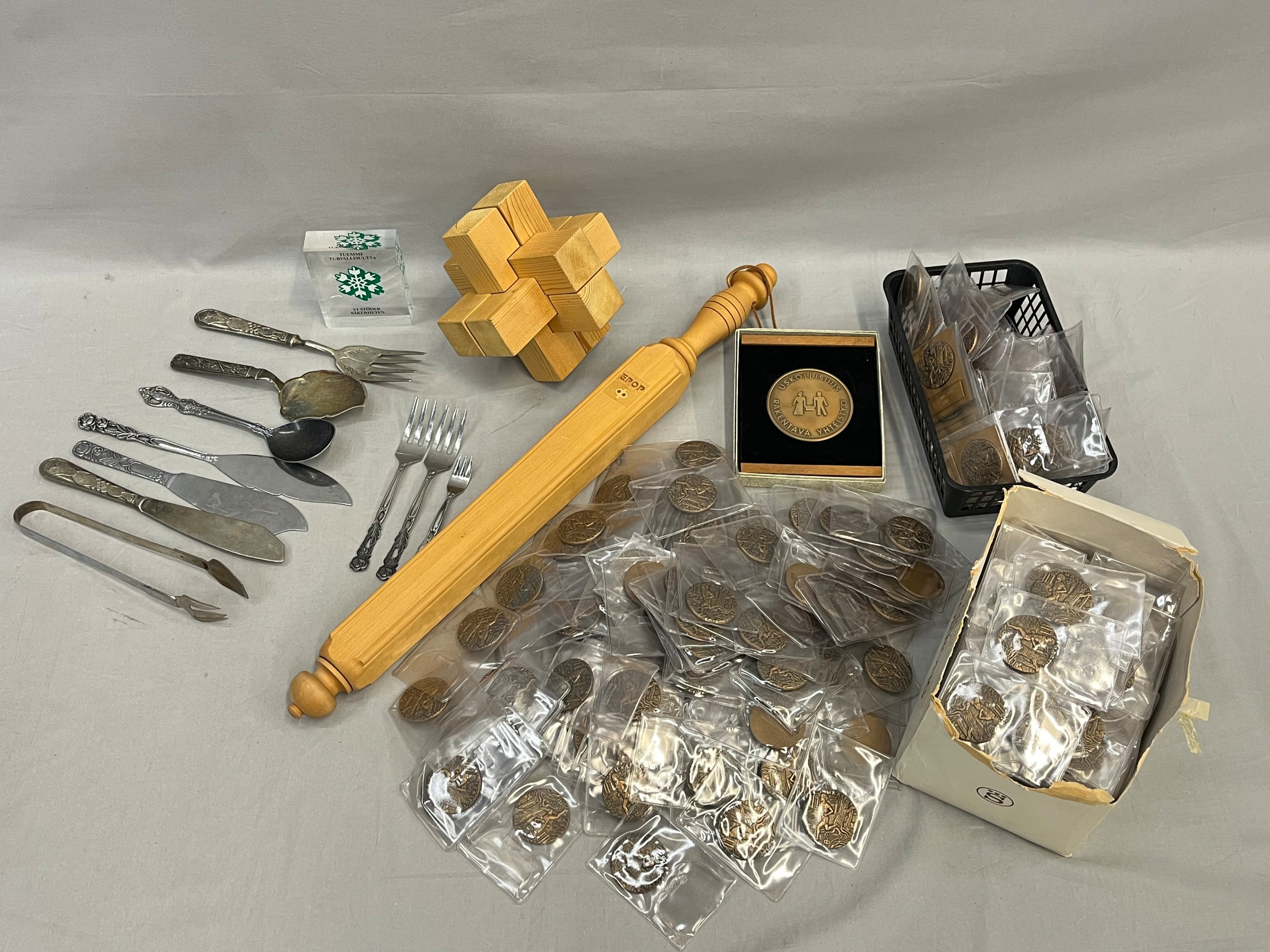 Mitalit, ottimet ym - Huutokauppa Ekman