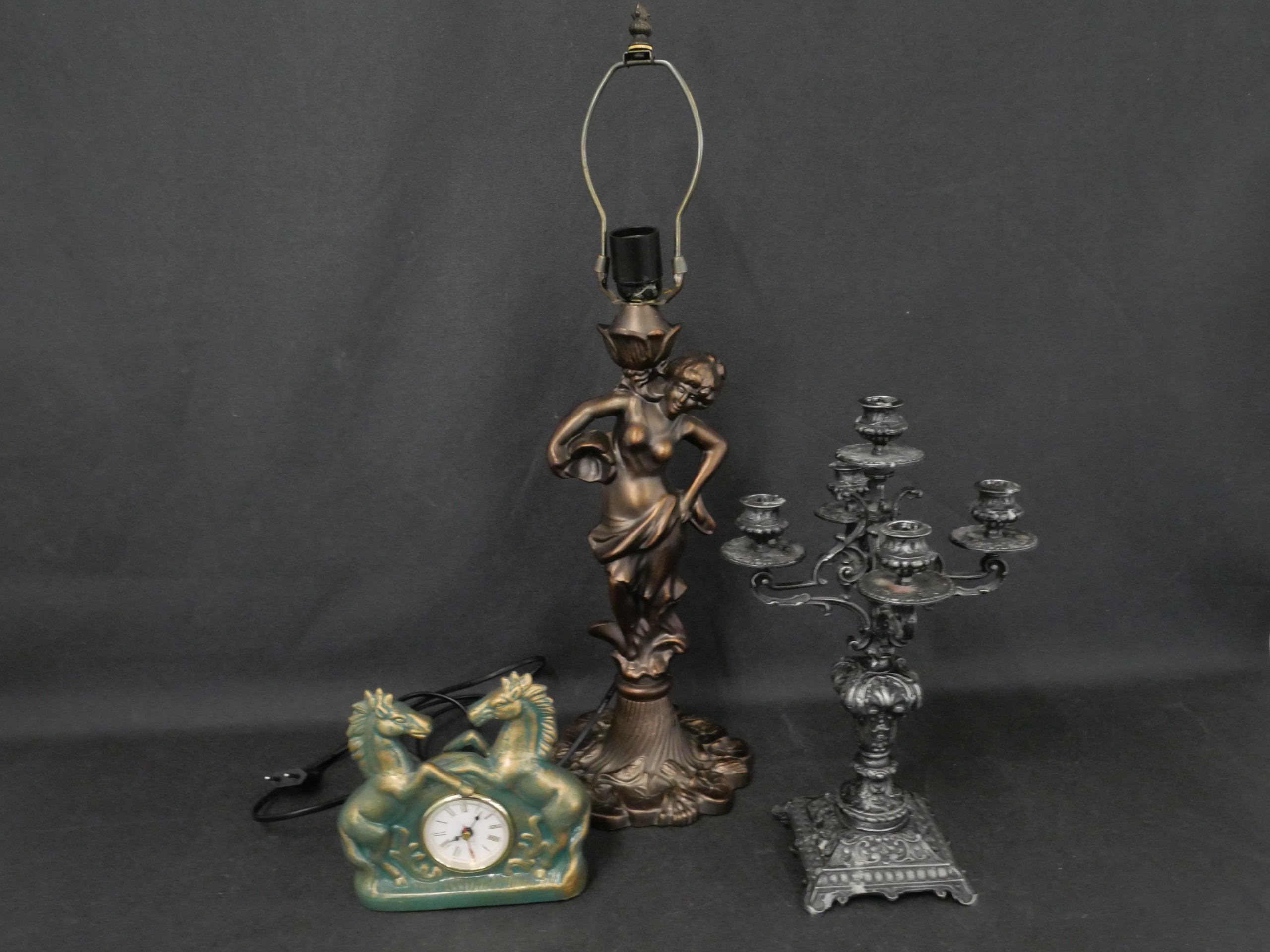 Kynttelikkö, kello ym. - Huutokauppa Ekman