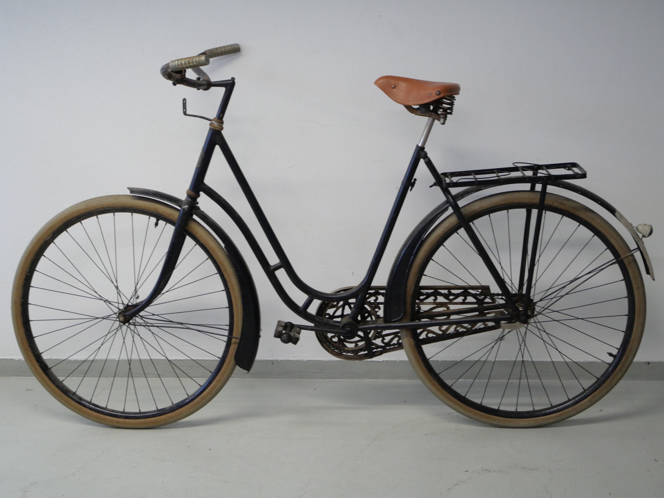 *Polkupyörä - Huutokauppa Ekman