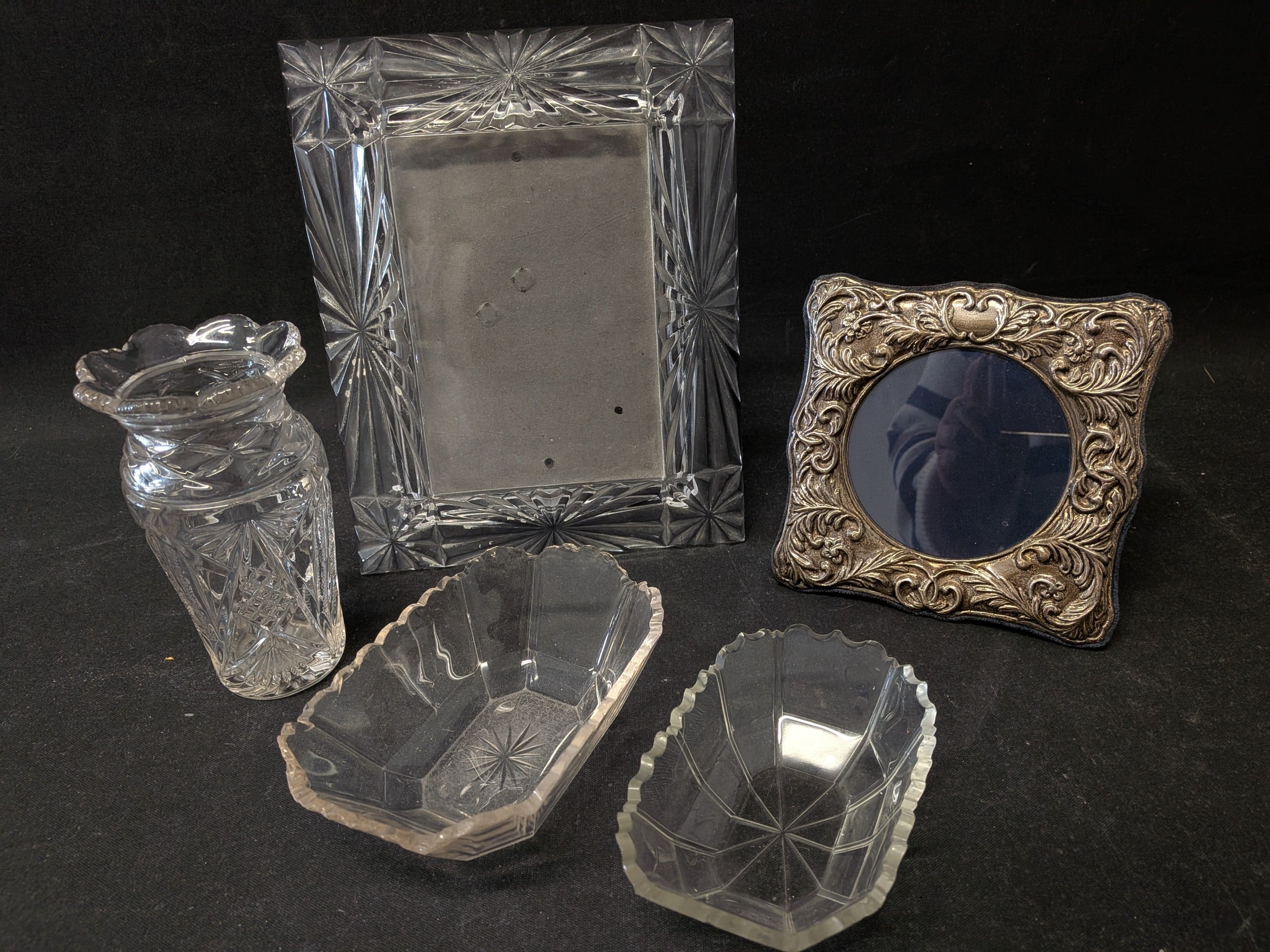 Hopeiset kehykset ym. - Huutokauppa Ekman