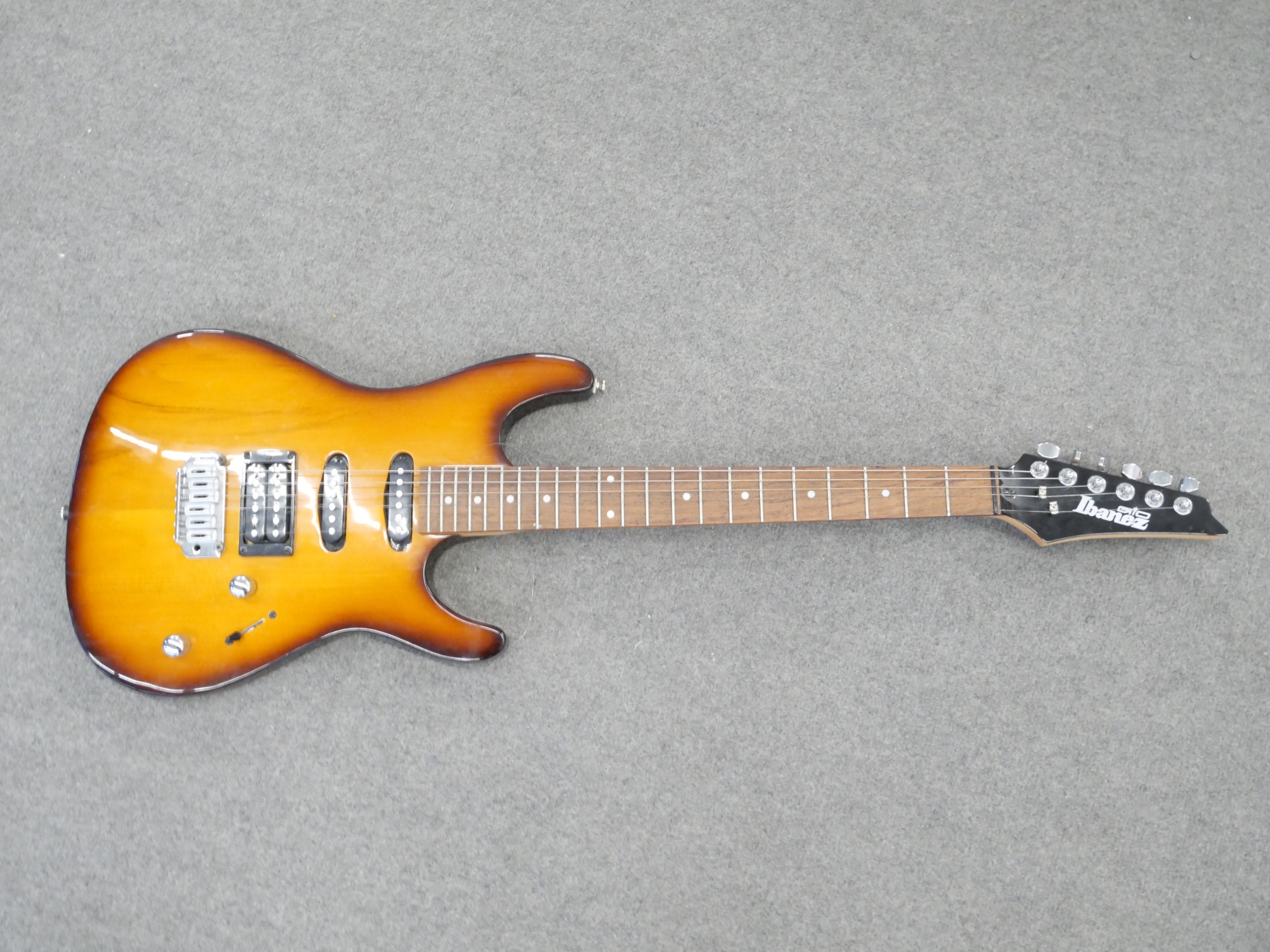 Sähkökitara Ibanez