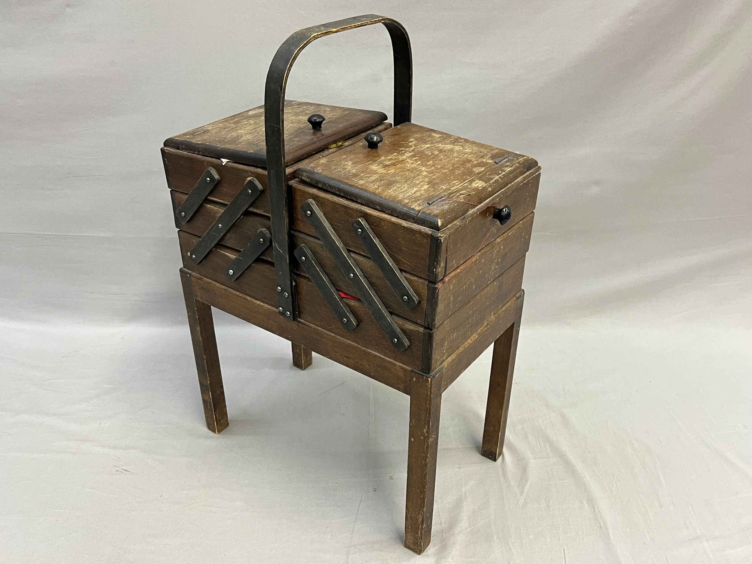 Ompelutarvikelaatikko - Huutokauppa Ekman