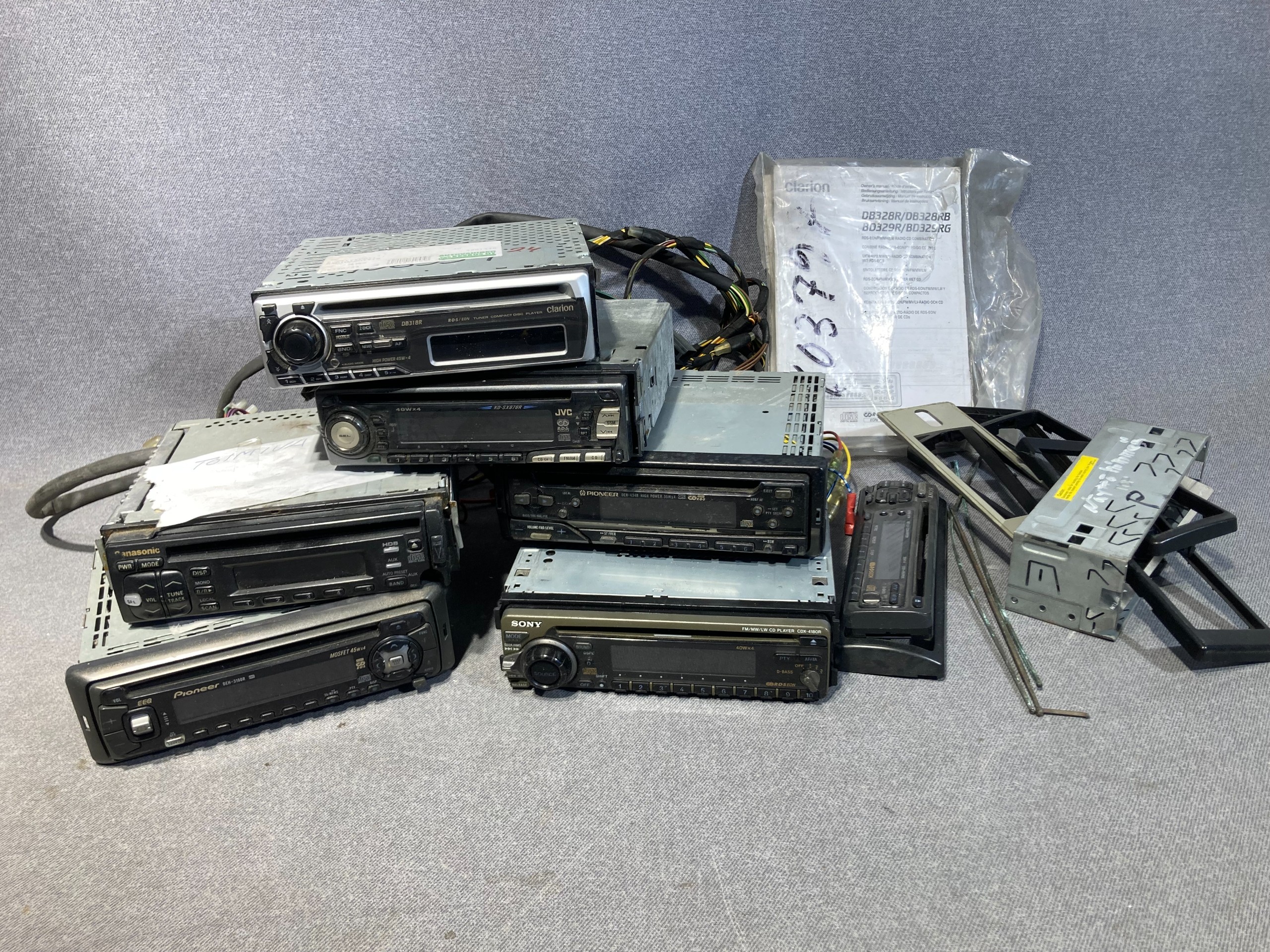 Autostereoita - Huutokauppa Ekman