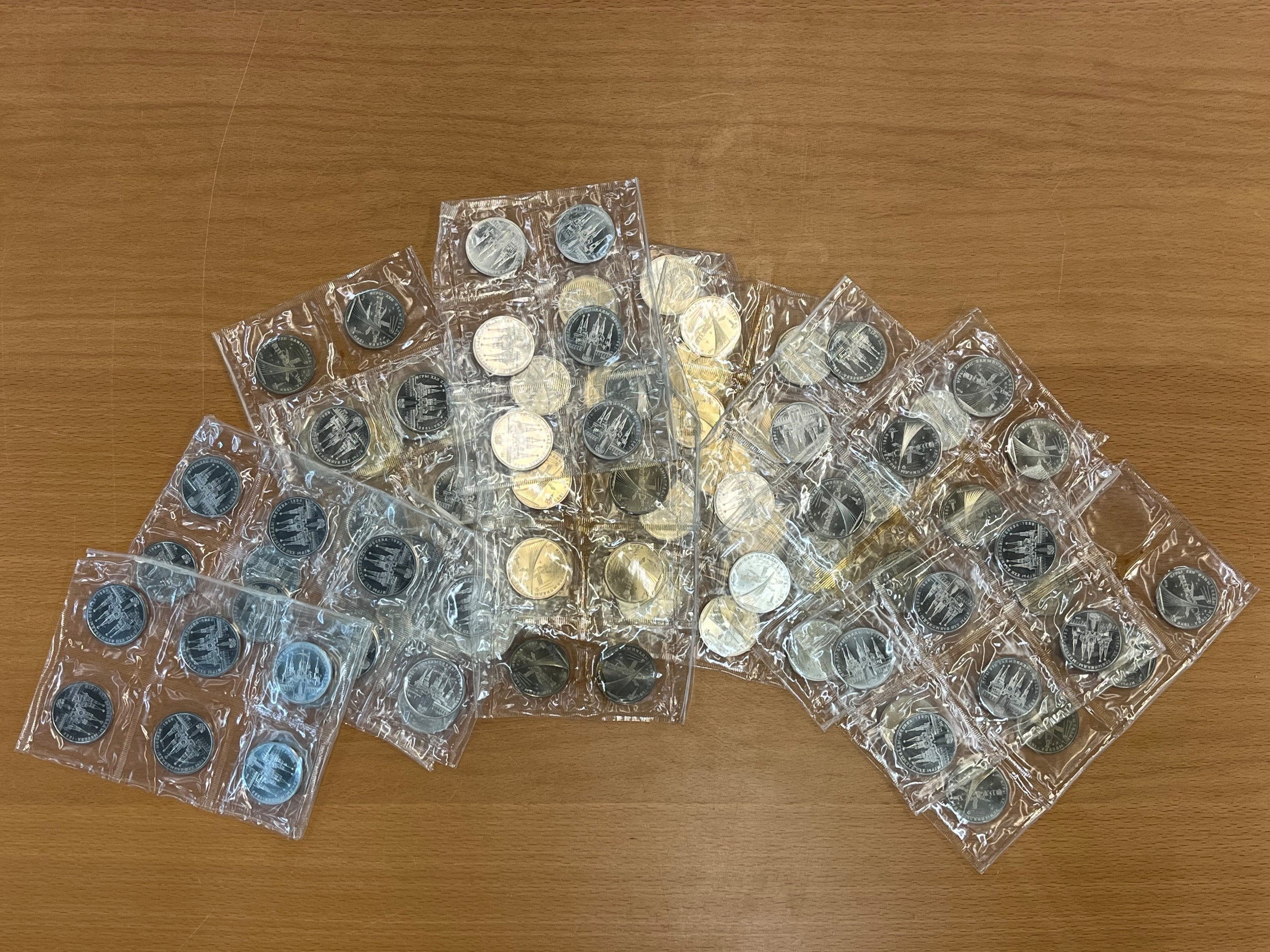 Kotimaiset, Ulkomaiset kolikot