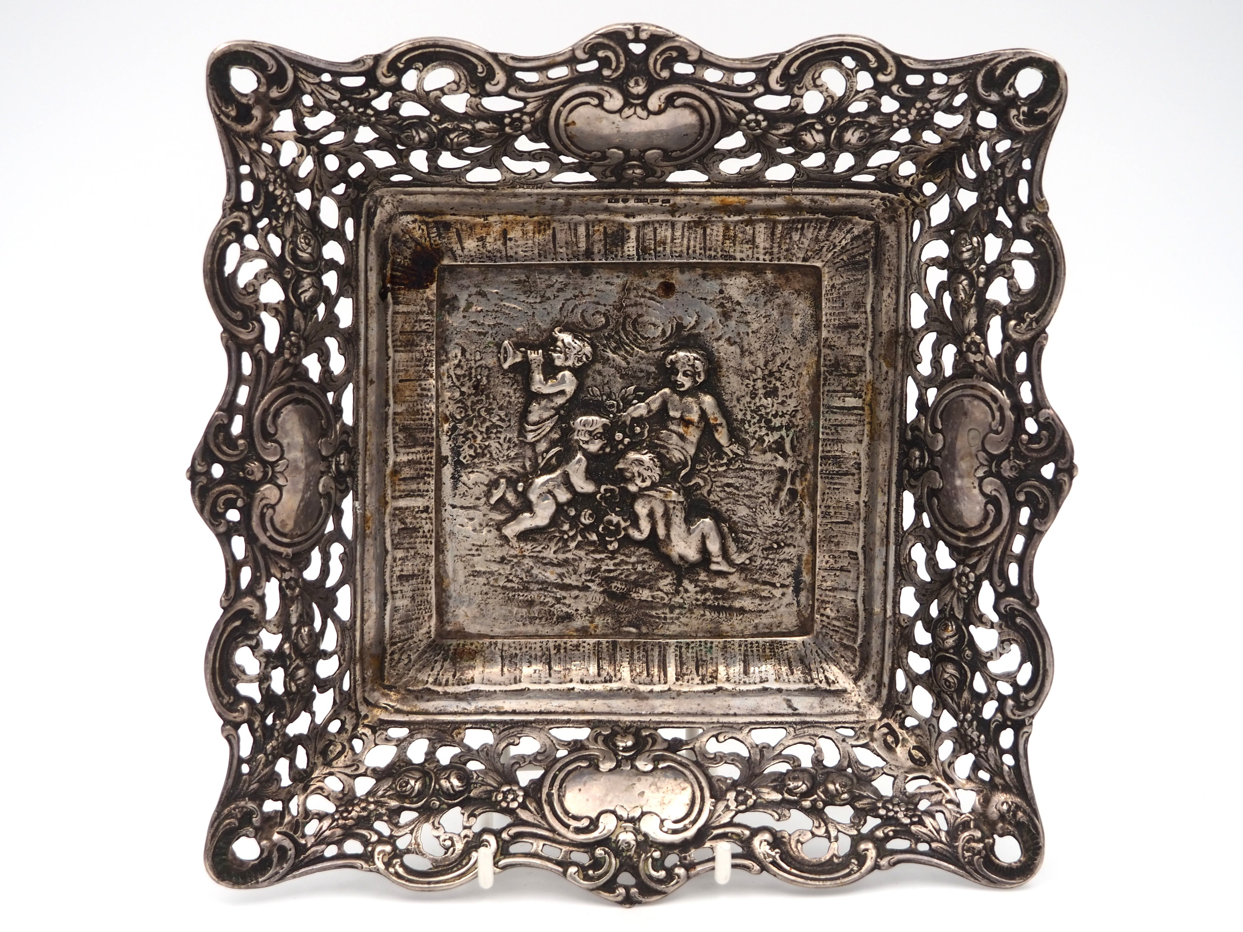 Hopeavati - Huutokauppa Ekman