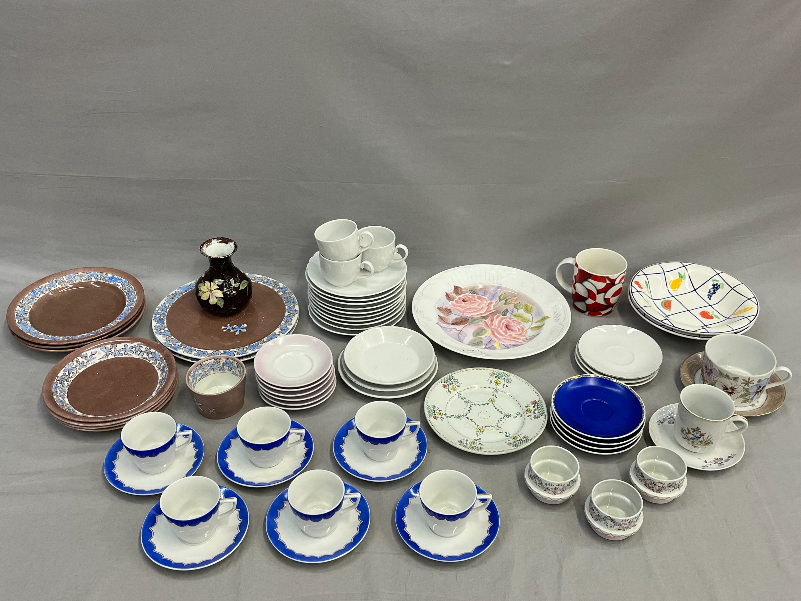 Astiat - Huutokauppa Ekman