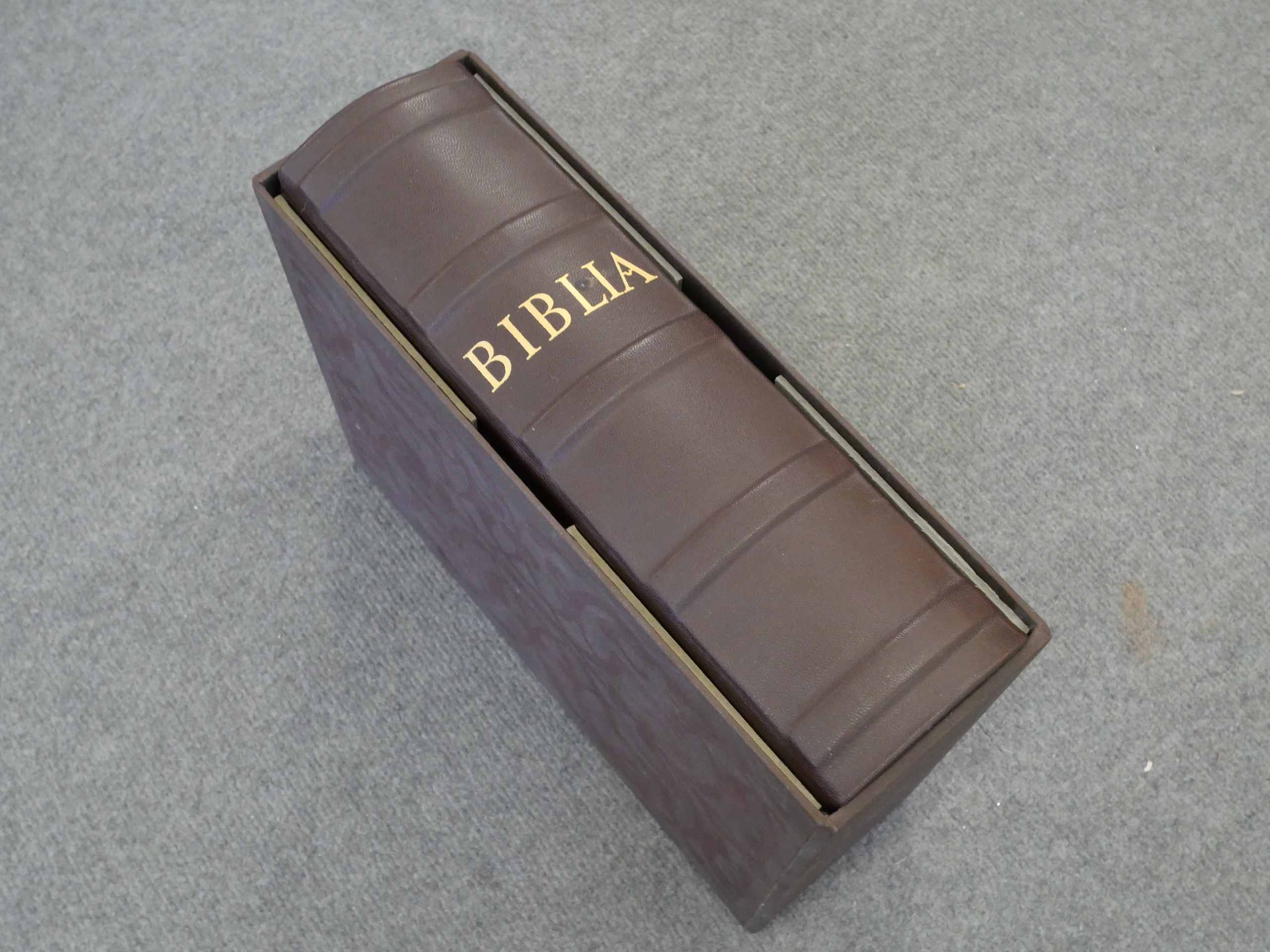 Raamattu - Huutokauppa Ekman