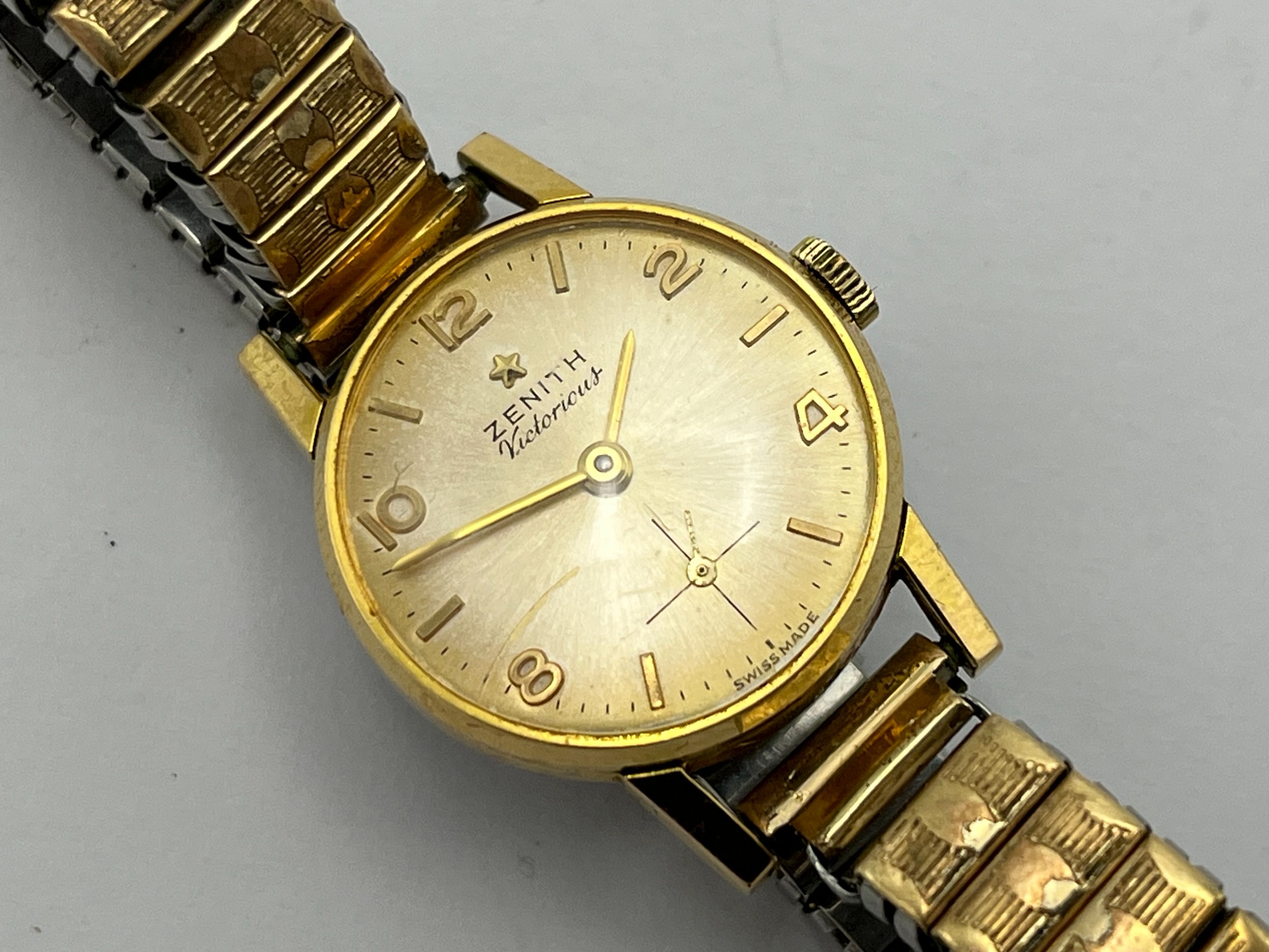 Zenith - Huutokauppa Ekman