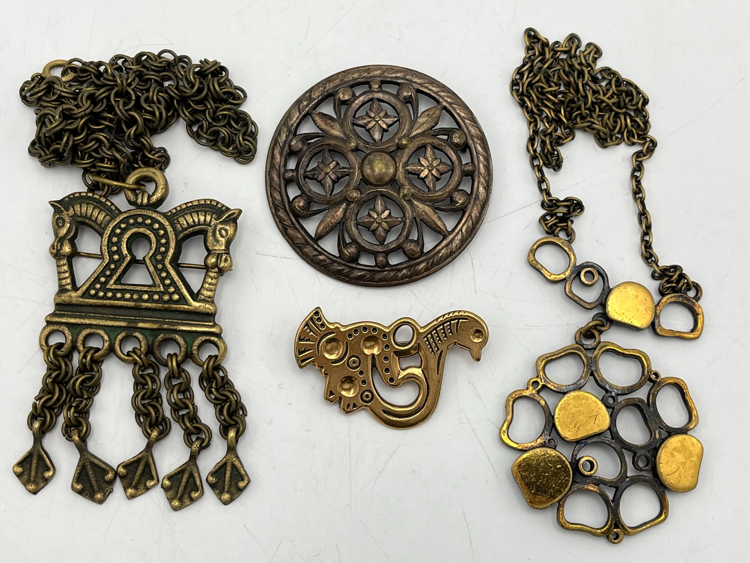 Pronssiset korut - Huutokauppa Ekman