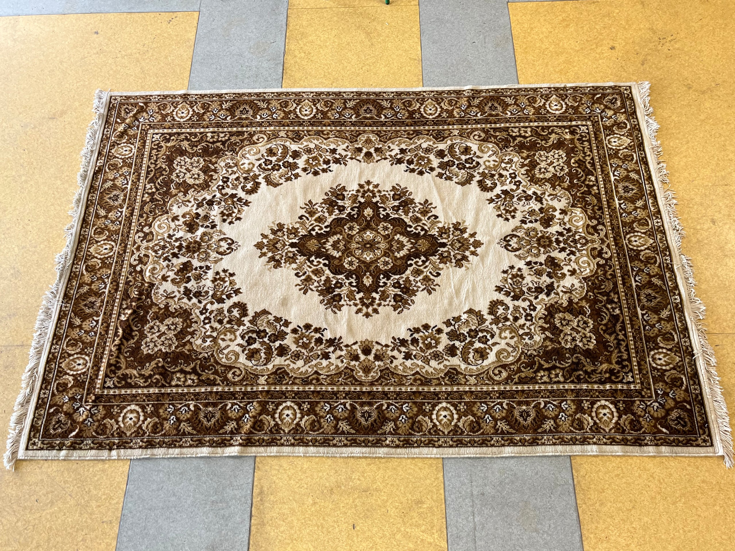 Plyysimatto - Huutokauppa Ekman