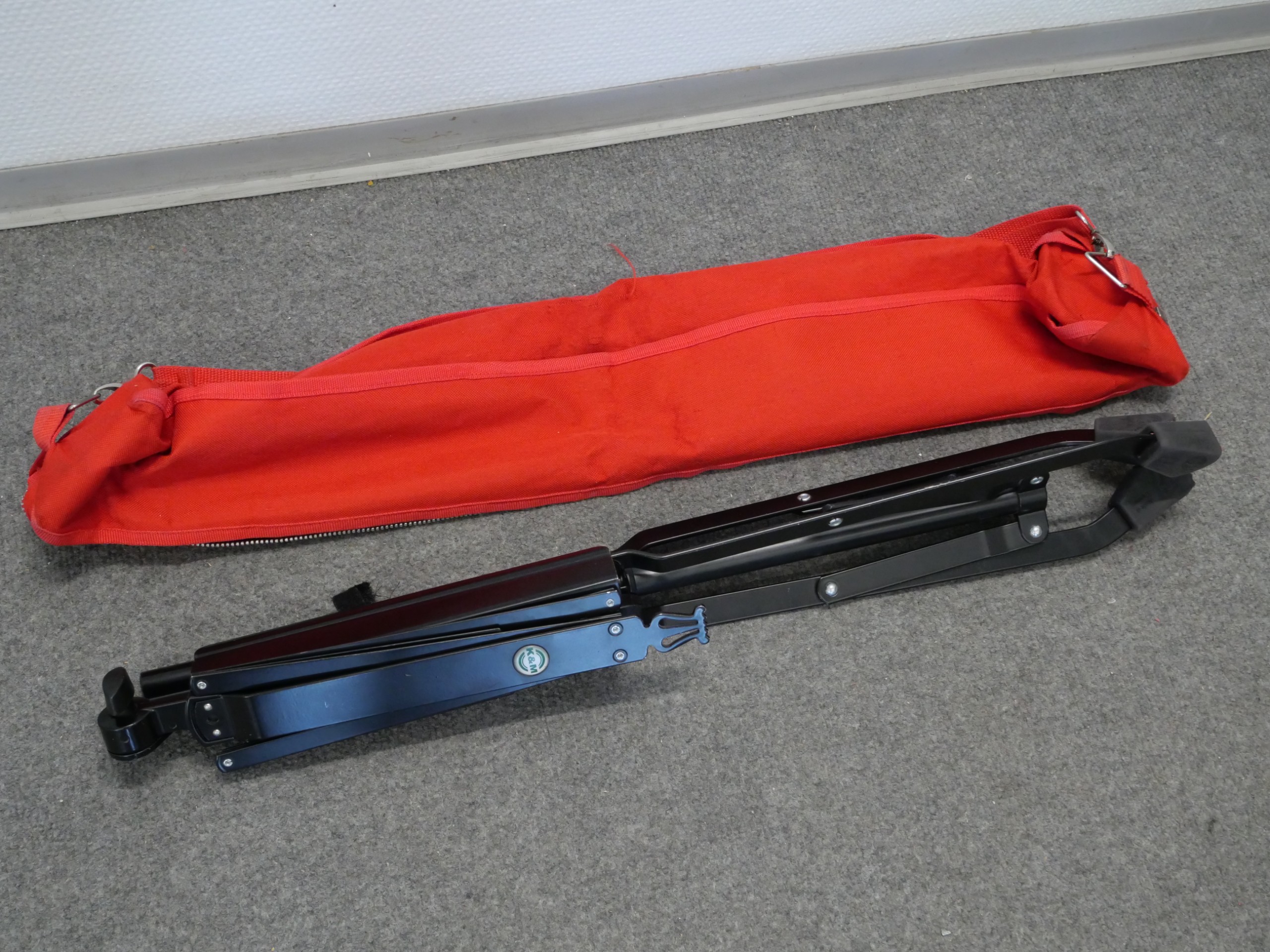 Nuottiteline - Huutokauppa Ekman