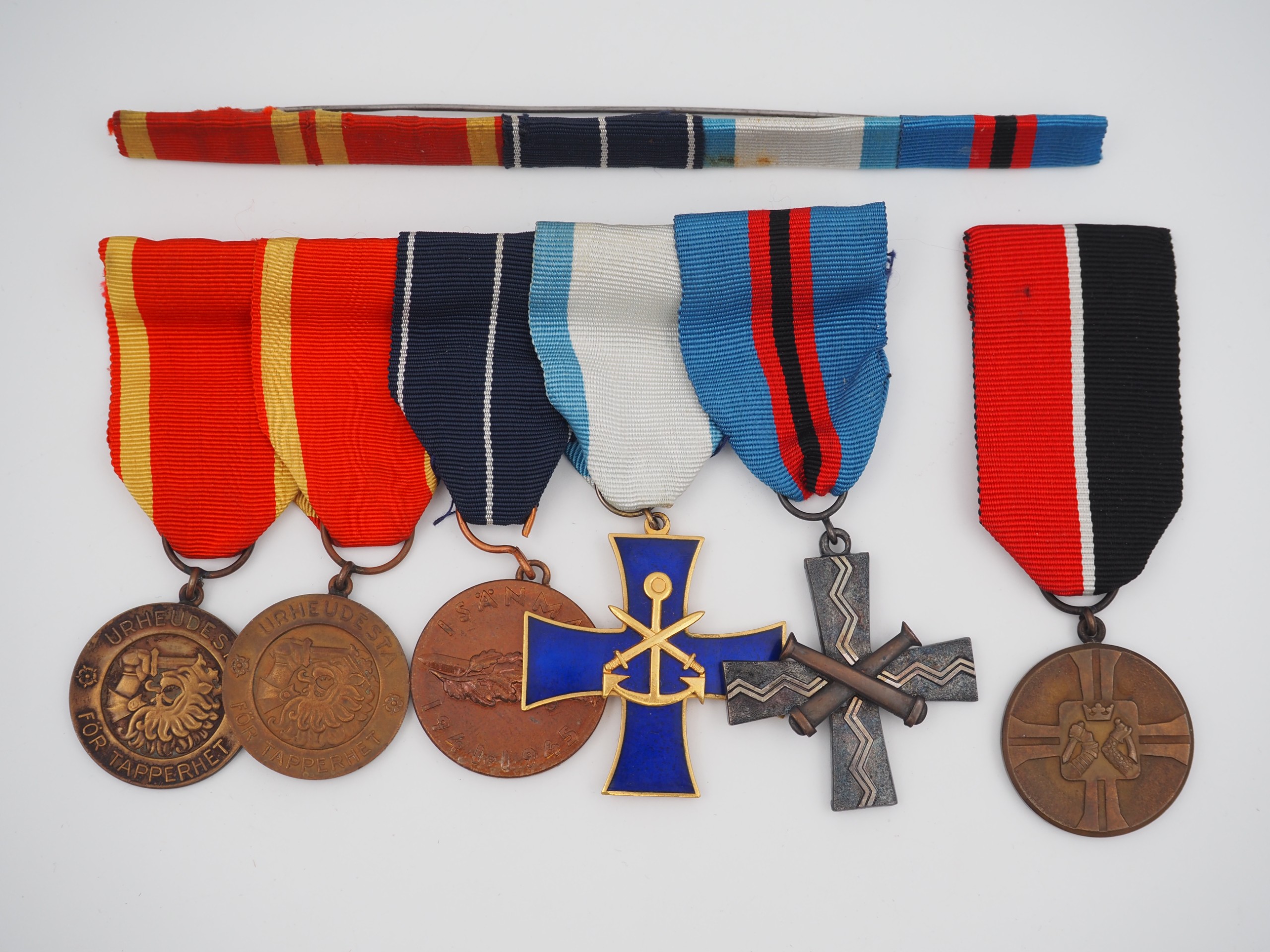 Kunniamerkit - Huutokauppa Ekman