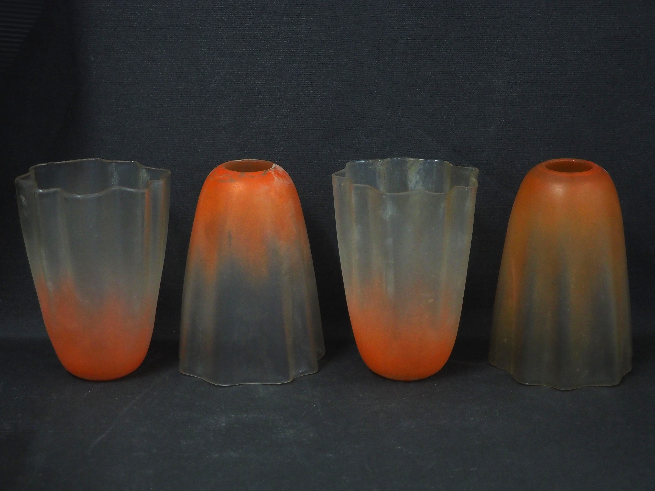 Valaisimen kuvut - Huutokauppa Ekman