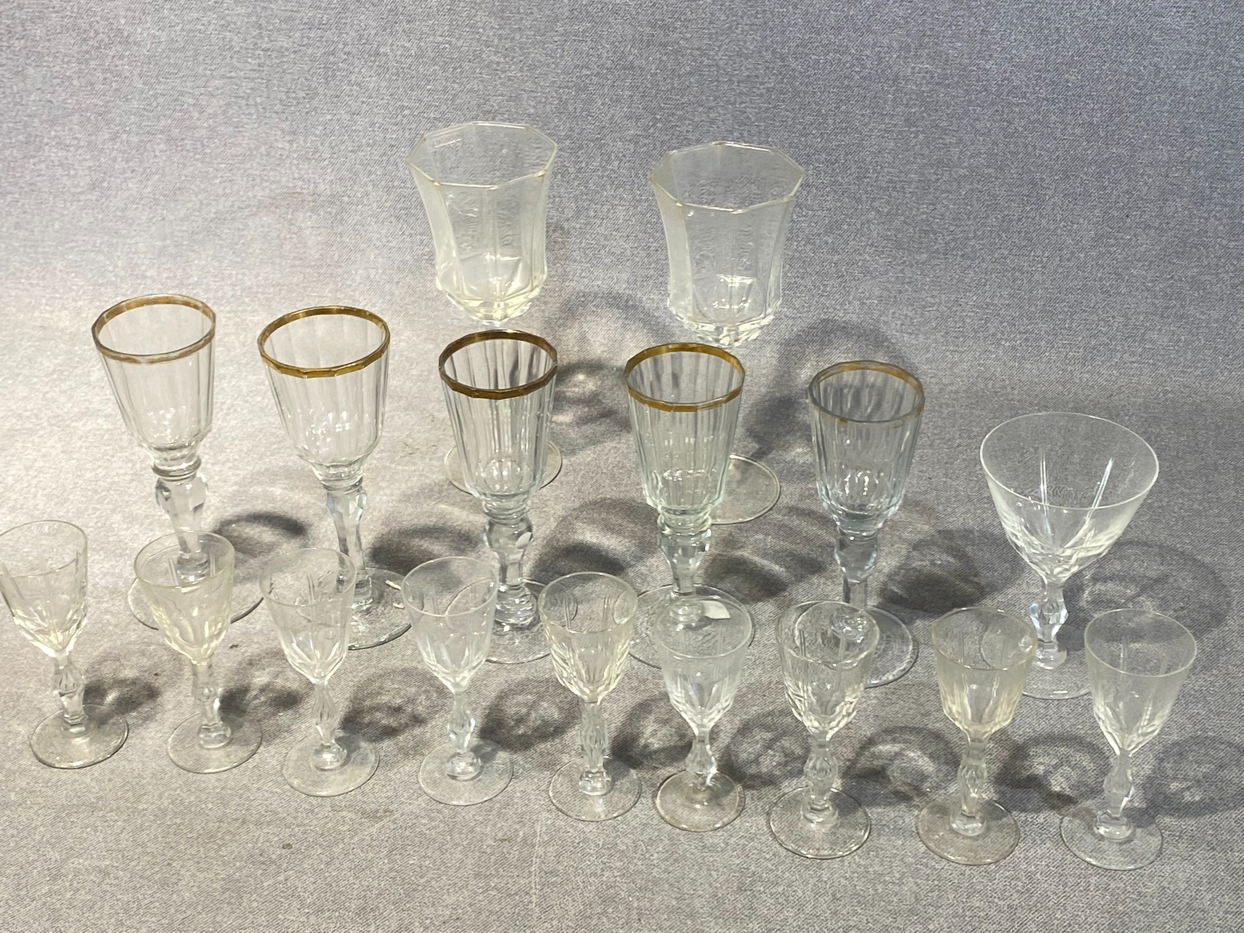 Lasit - Huutokauppa Ekman