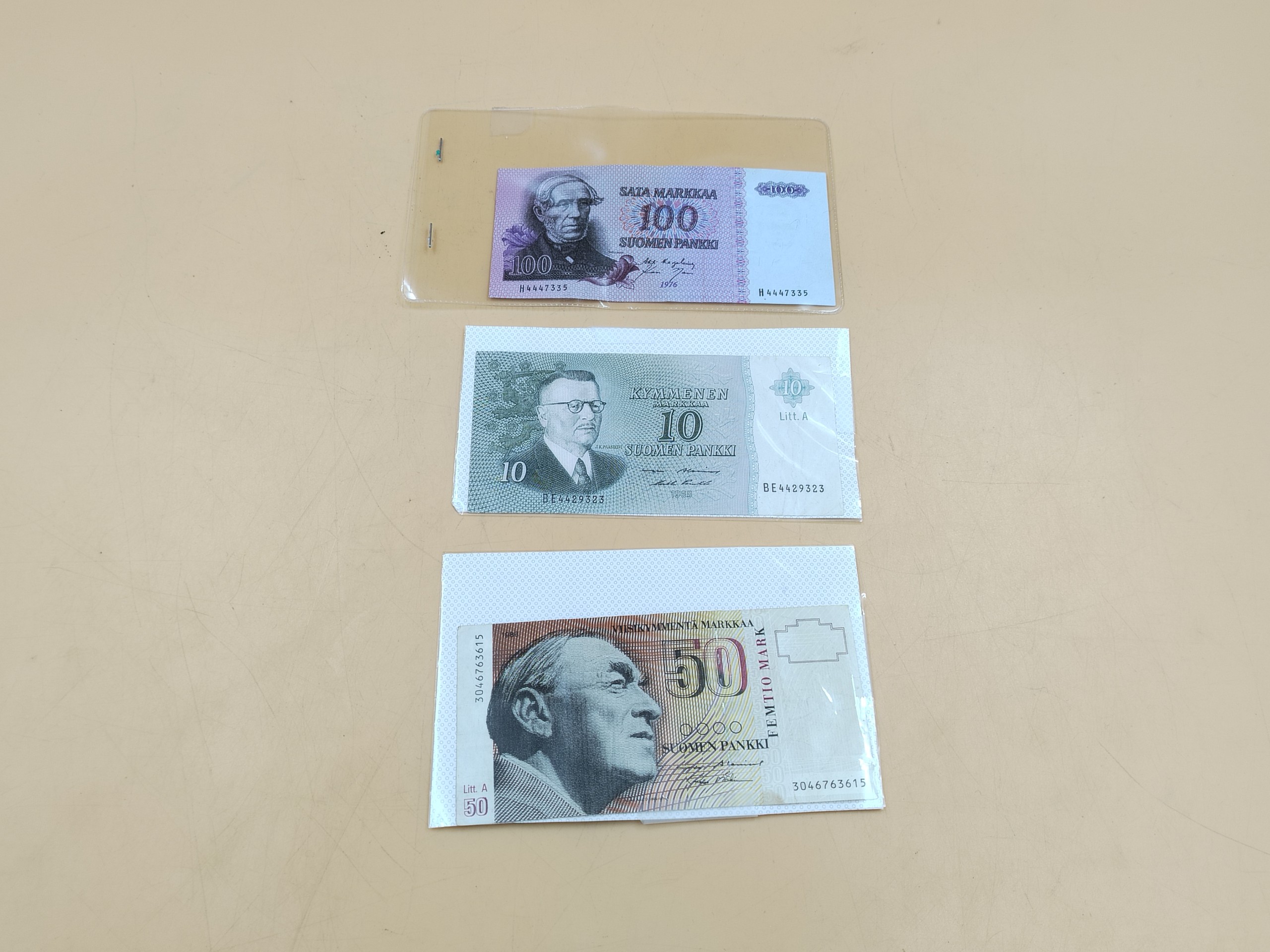 Setelit - Huutokauppa Ekman