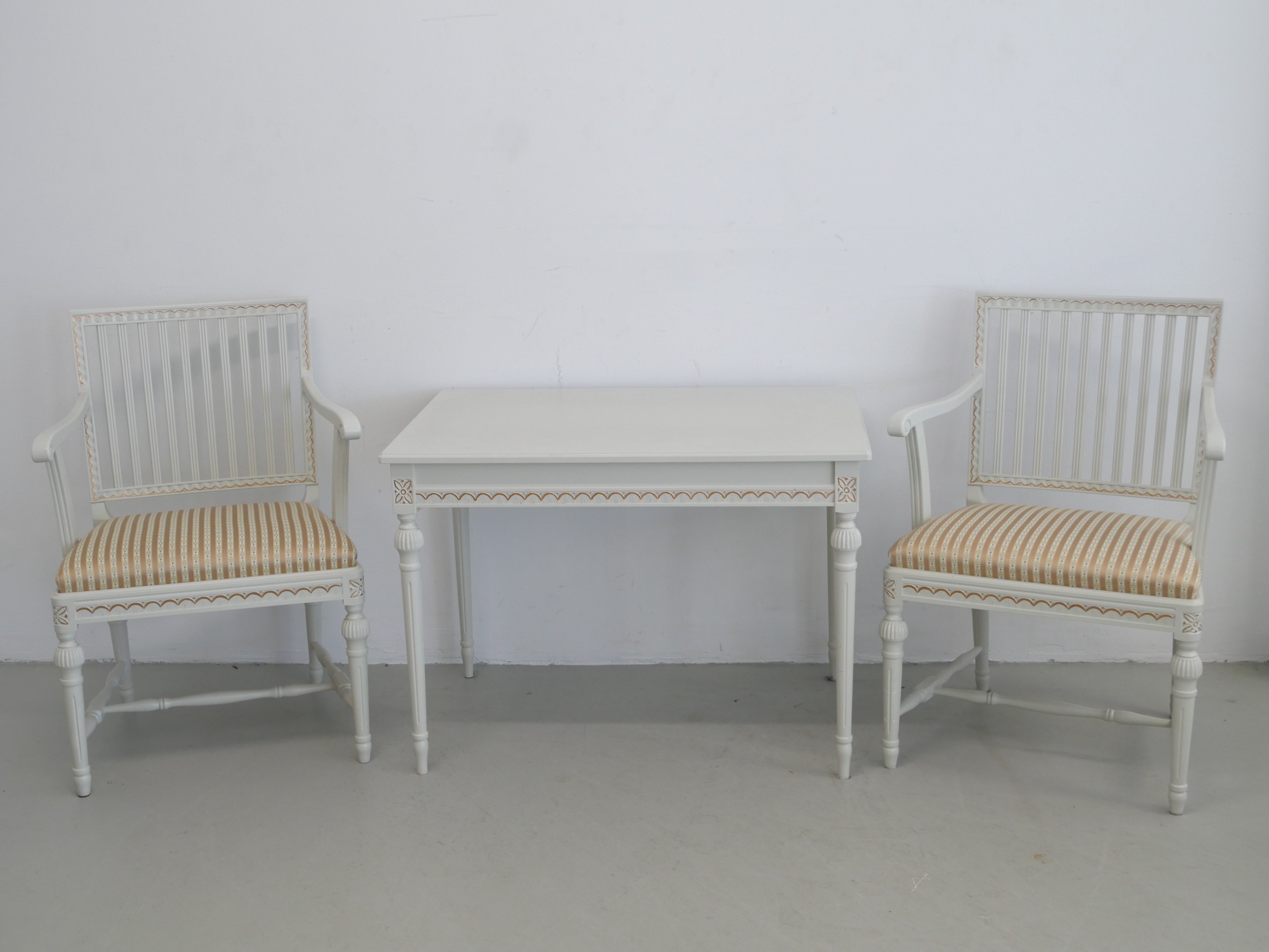 *Pöytä ja tuolit, kustavilaiset - Huutokauppa Ekman