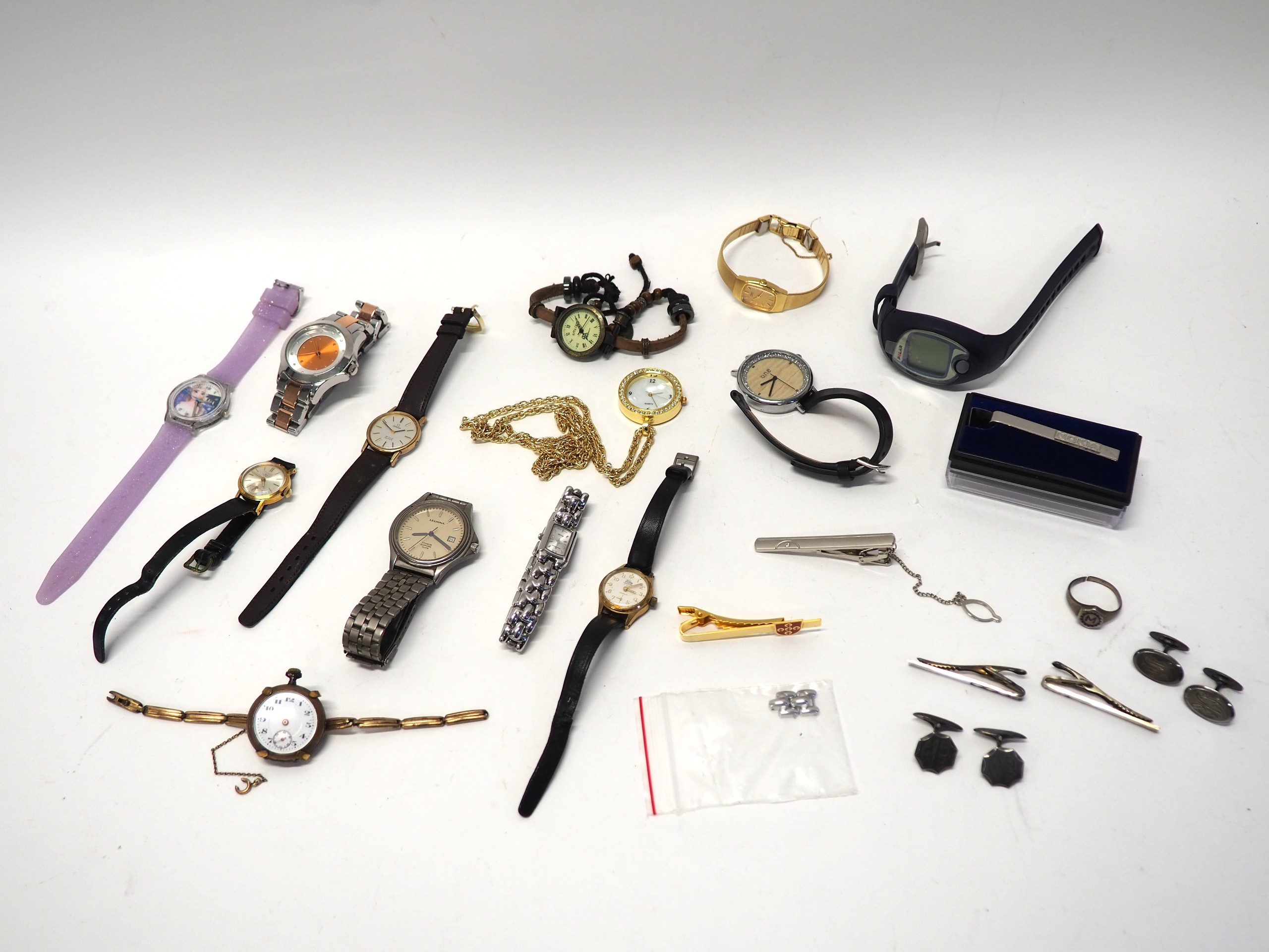 Rannekellot, hopeaa ym. - Huutokauppa Ekman