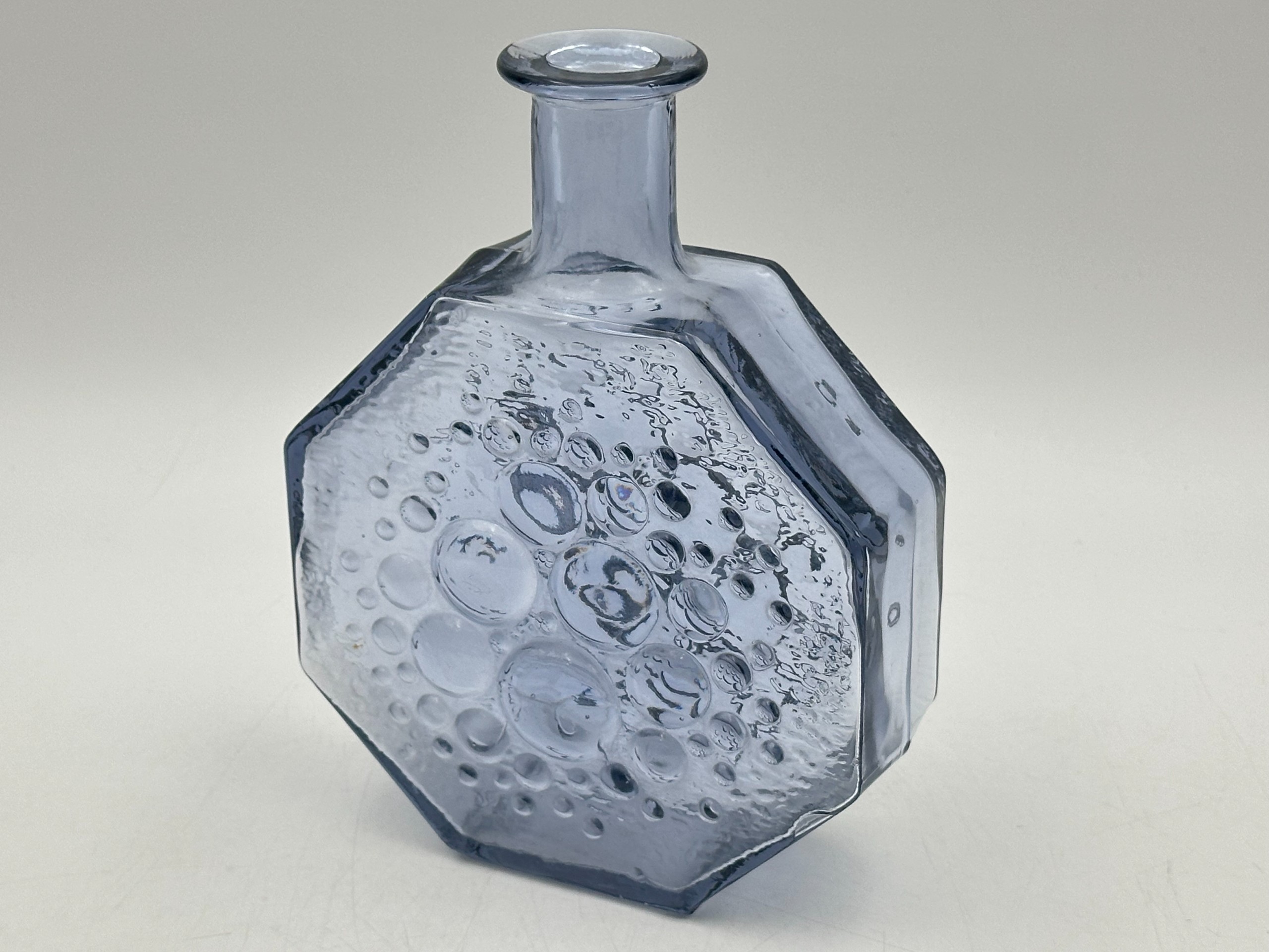 Nanny Still - Huutokauppa Ekman