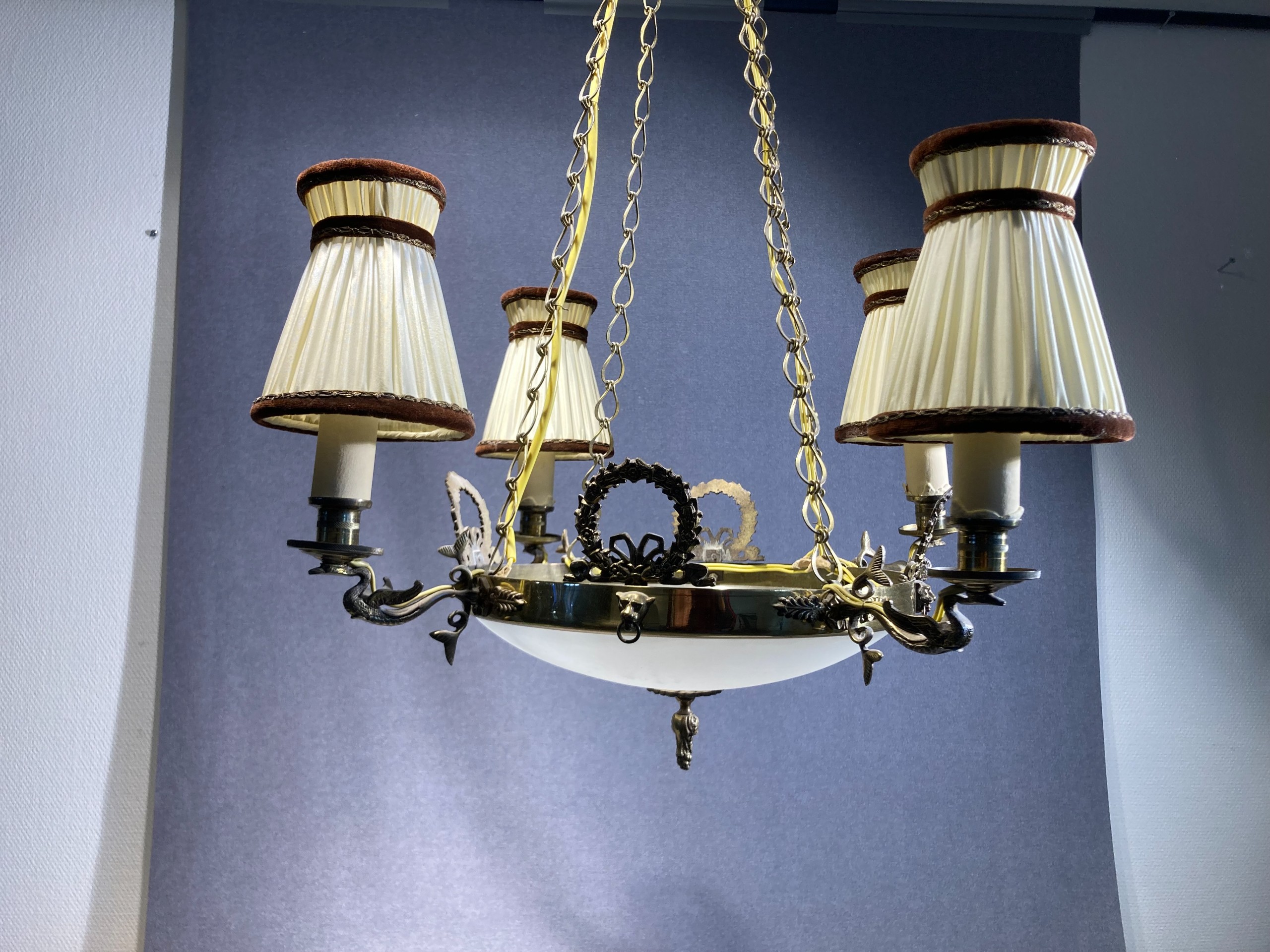 Amppelivalaisin - Huutokauppa Ekman