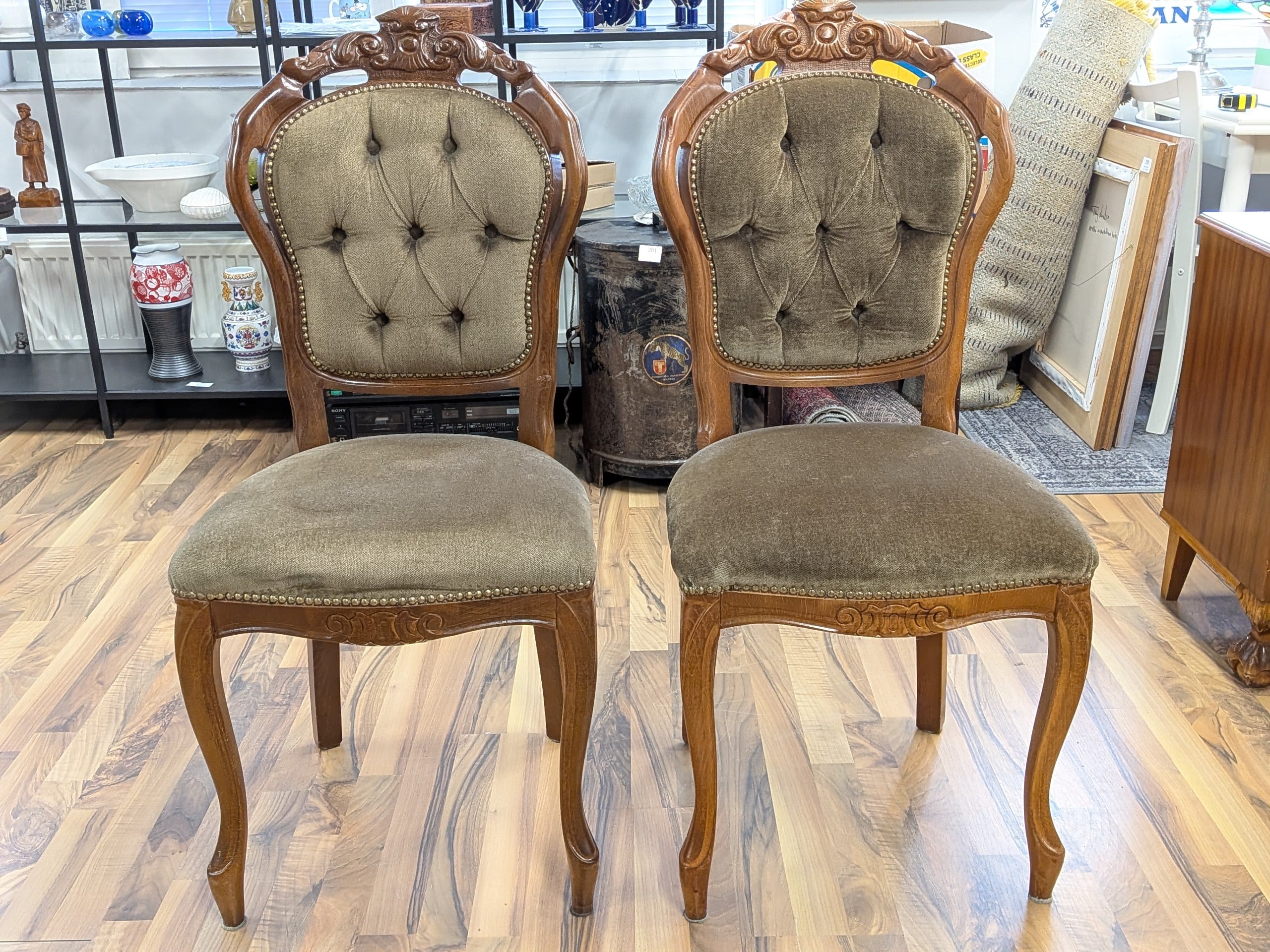 Rokokootuolit - Huutokauppa Ekman