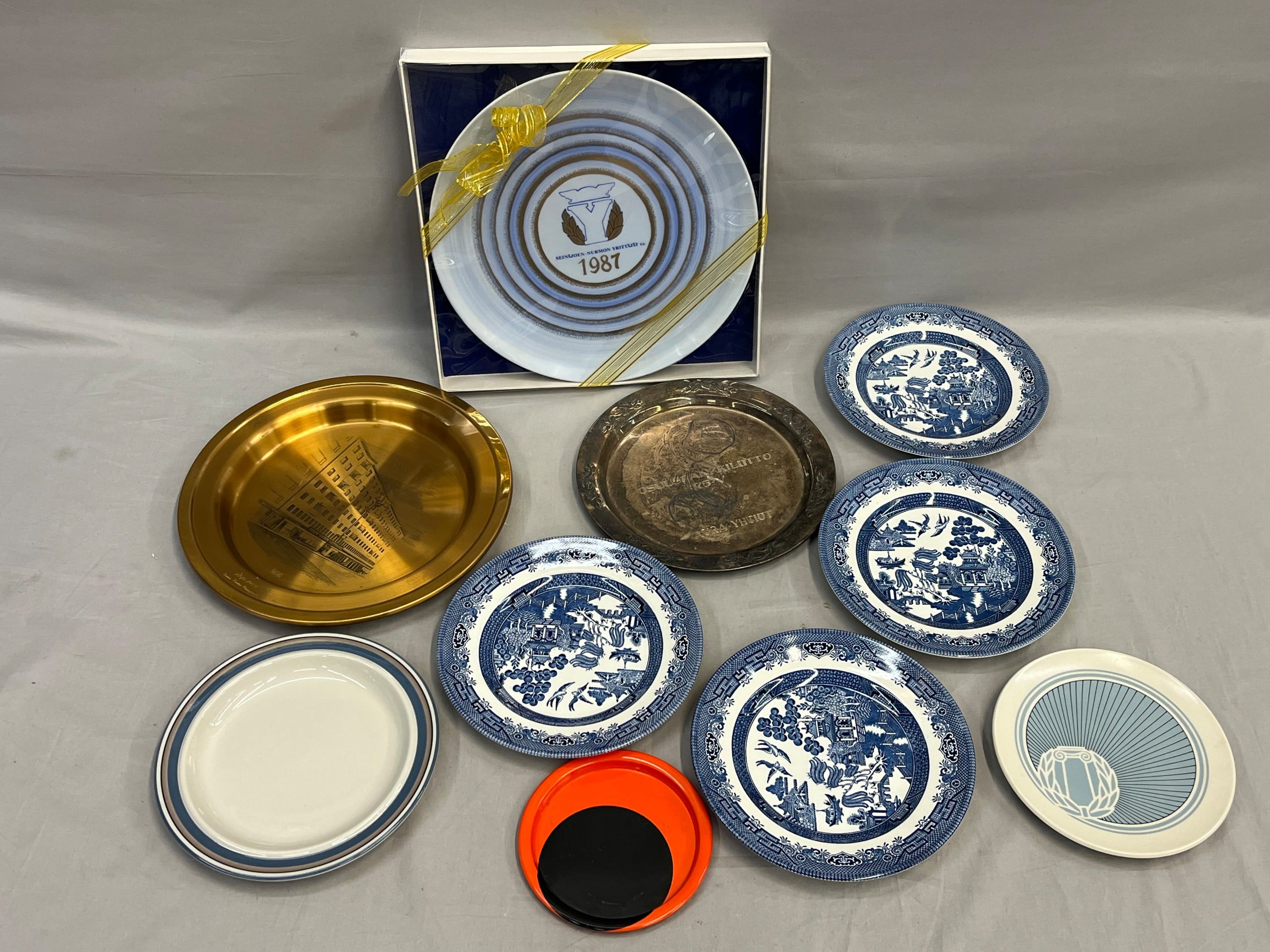 Willow, Arabia ym - Huutokauppa Ekman